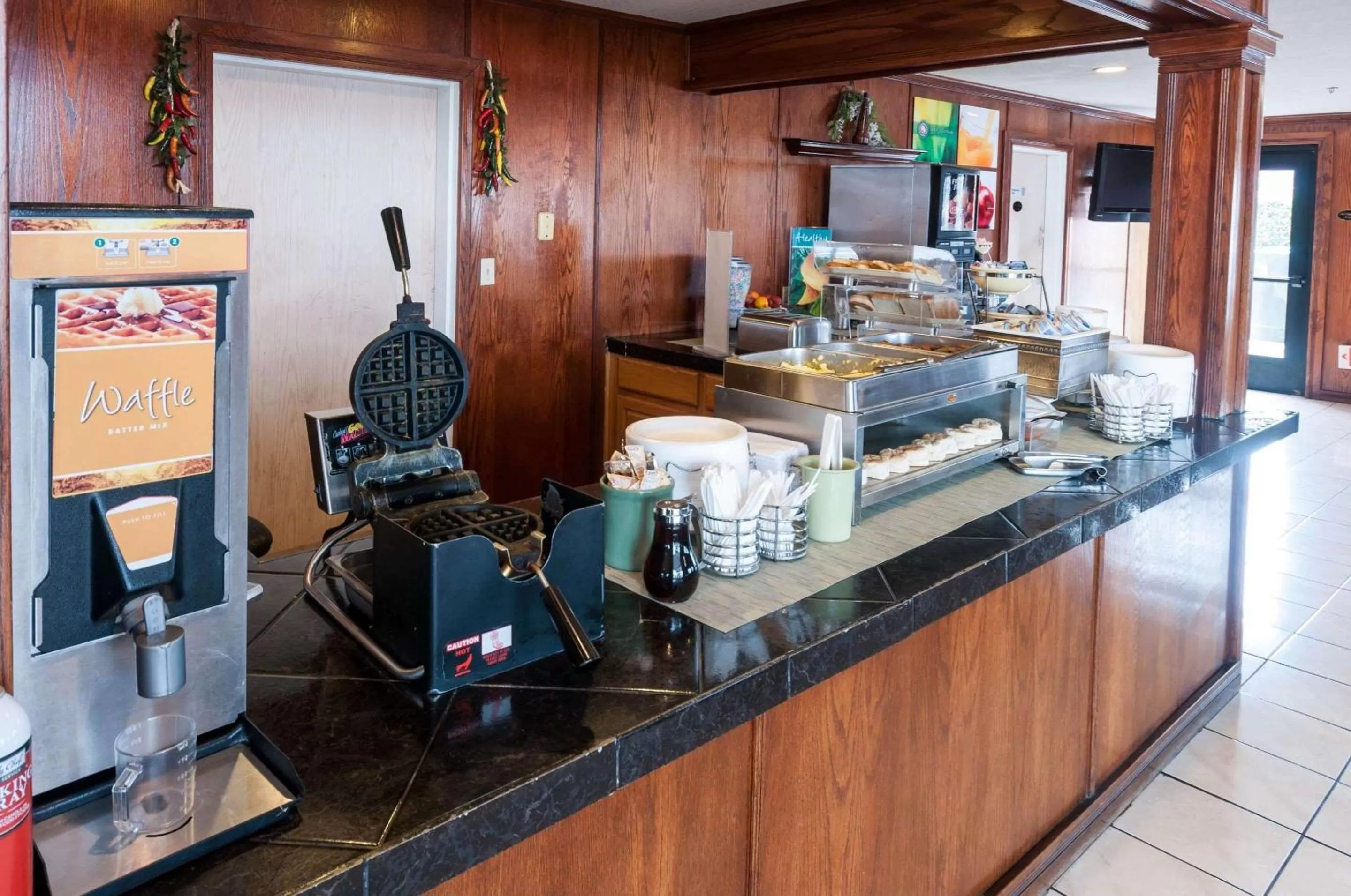 Restaurant/Places to Eat in Quality Suites Albuquerque Airport