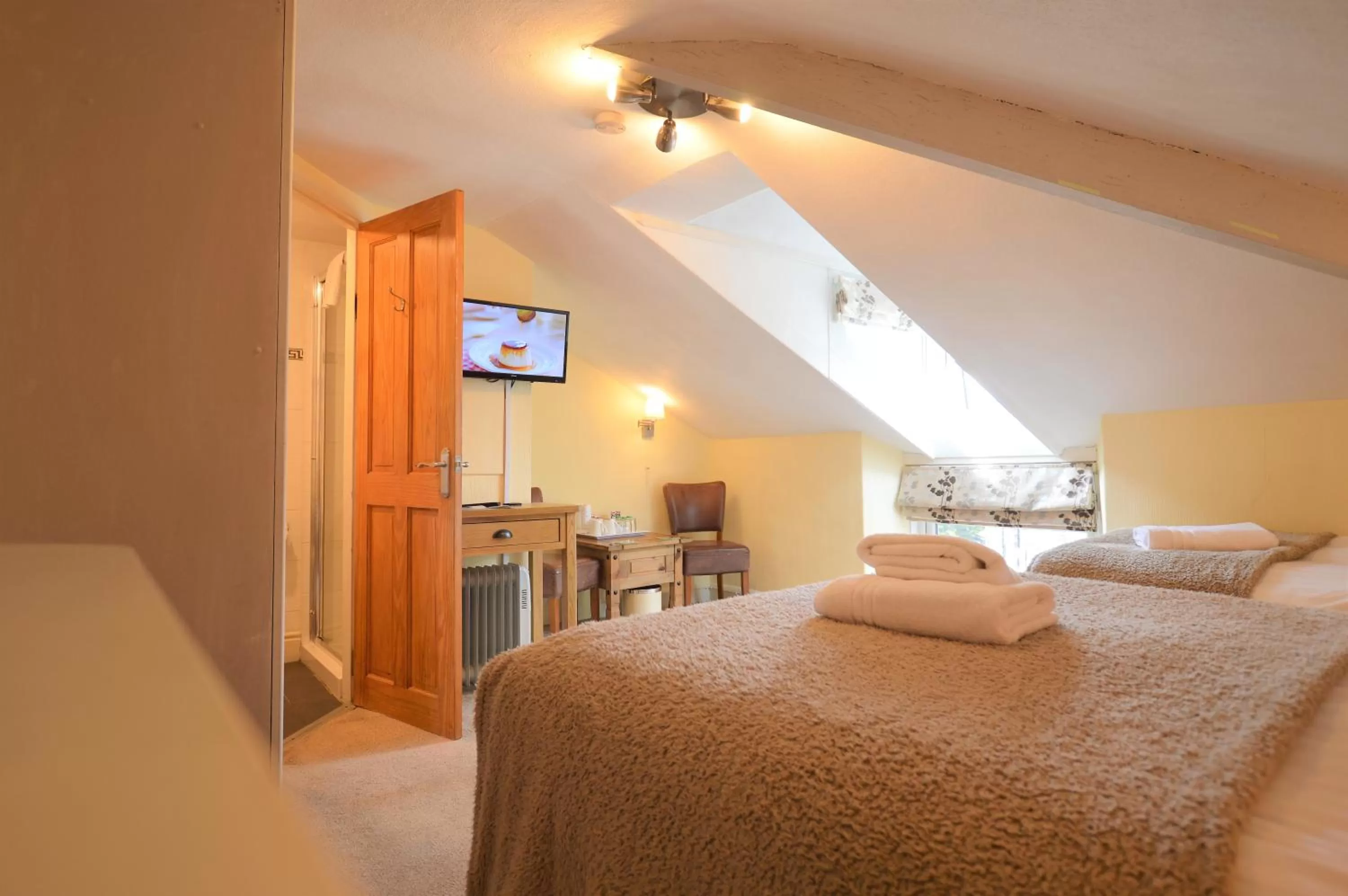 Photo of the whole room, Bed in All Seasons Guest House