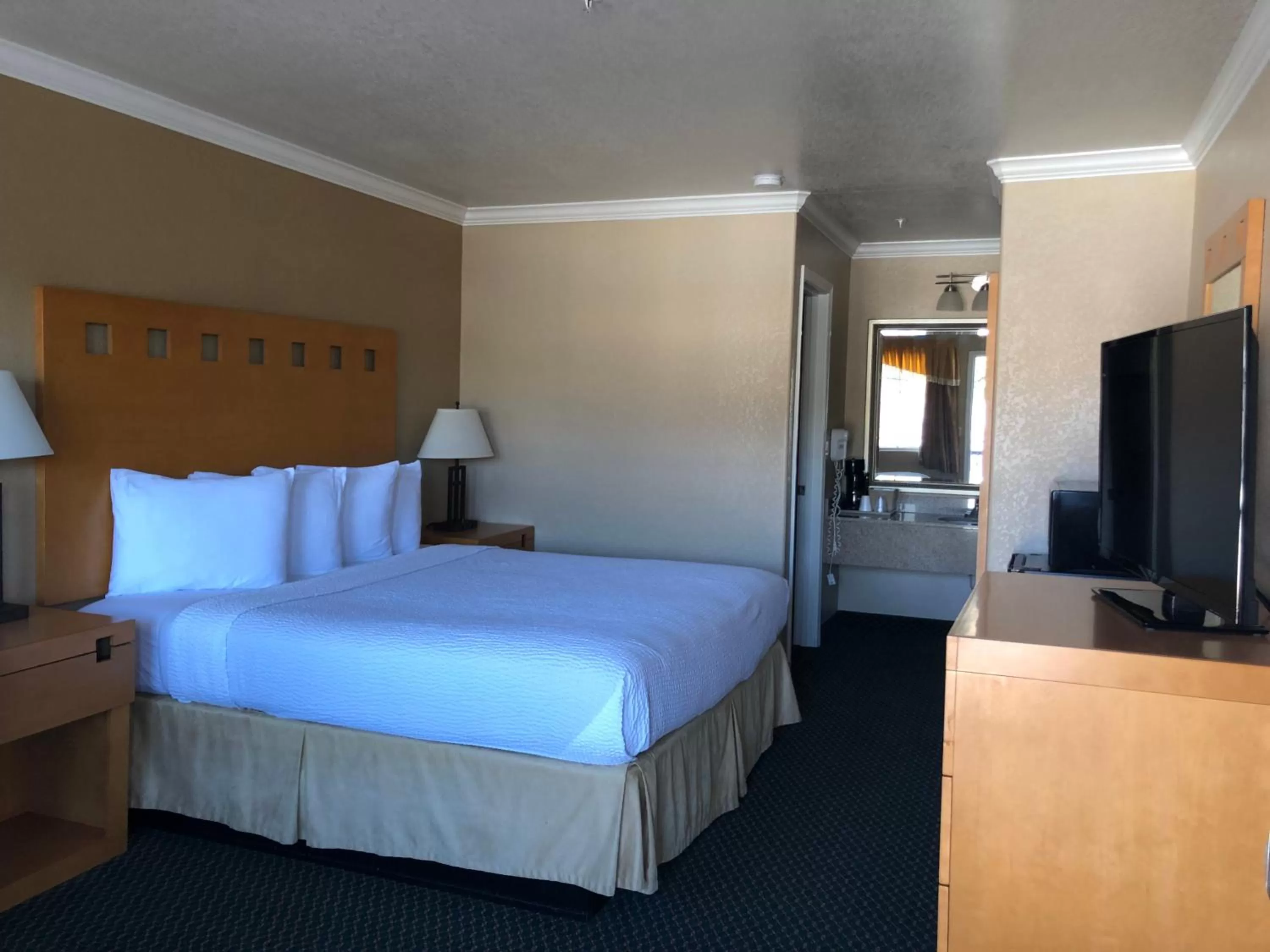 Bed in Lake Point Lodge