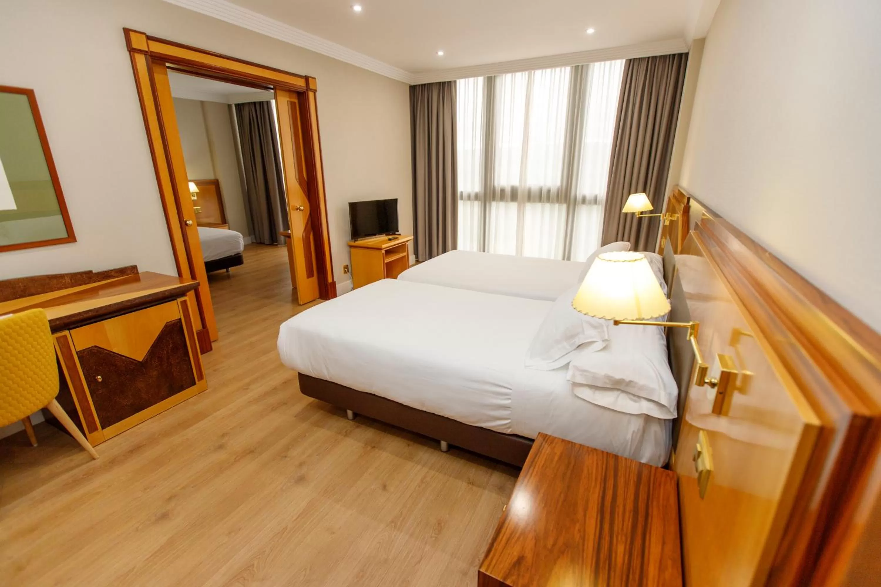 TV and multimedia, Bed in Oca Puerta del Camino Hotel