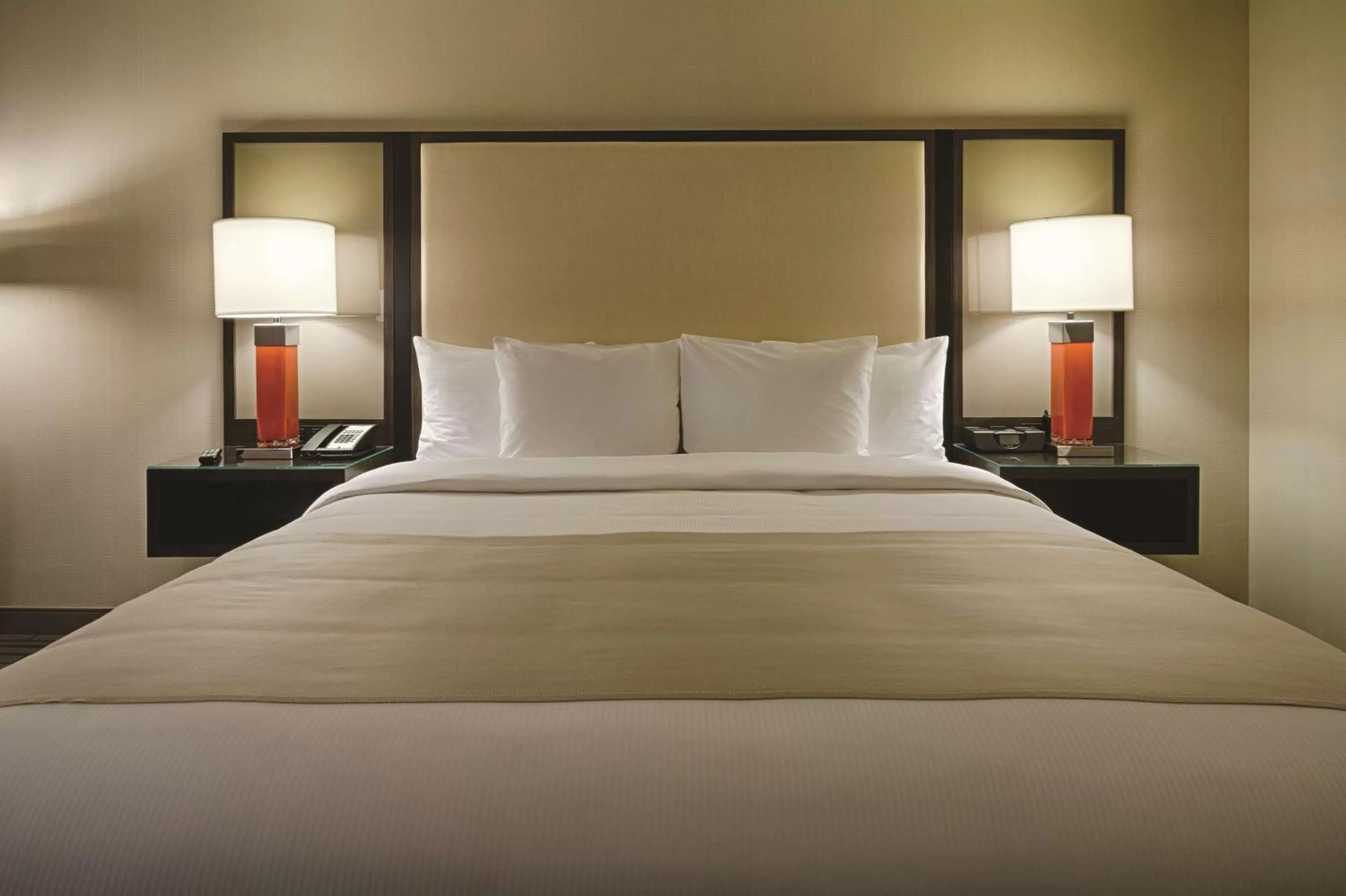 Bed in DoubleTree by Hilton Hotel Bristol