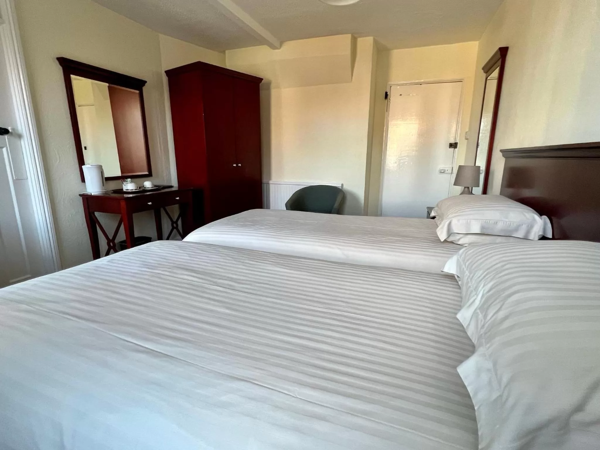 Bed in Calverts Hotel - Newport, Isle of Wight - RETURN CAR FERRY FROM 89 POUNDS