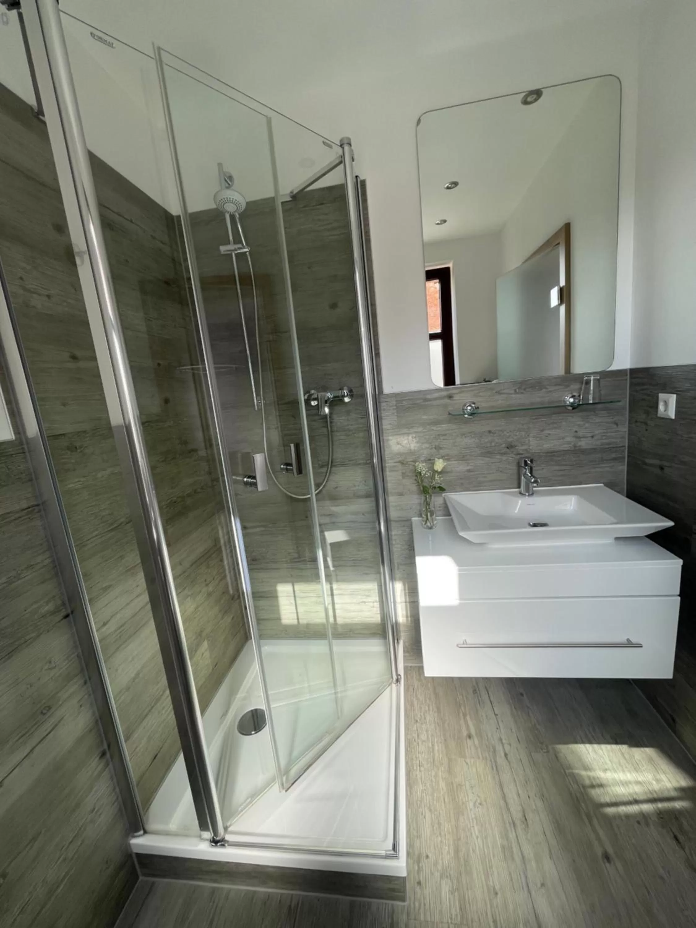 Bathroom in "Zur Altstadt - Am Fuße der Osterburg" Gaststätte, Pension, FEWO