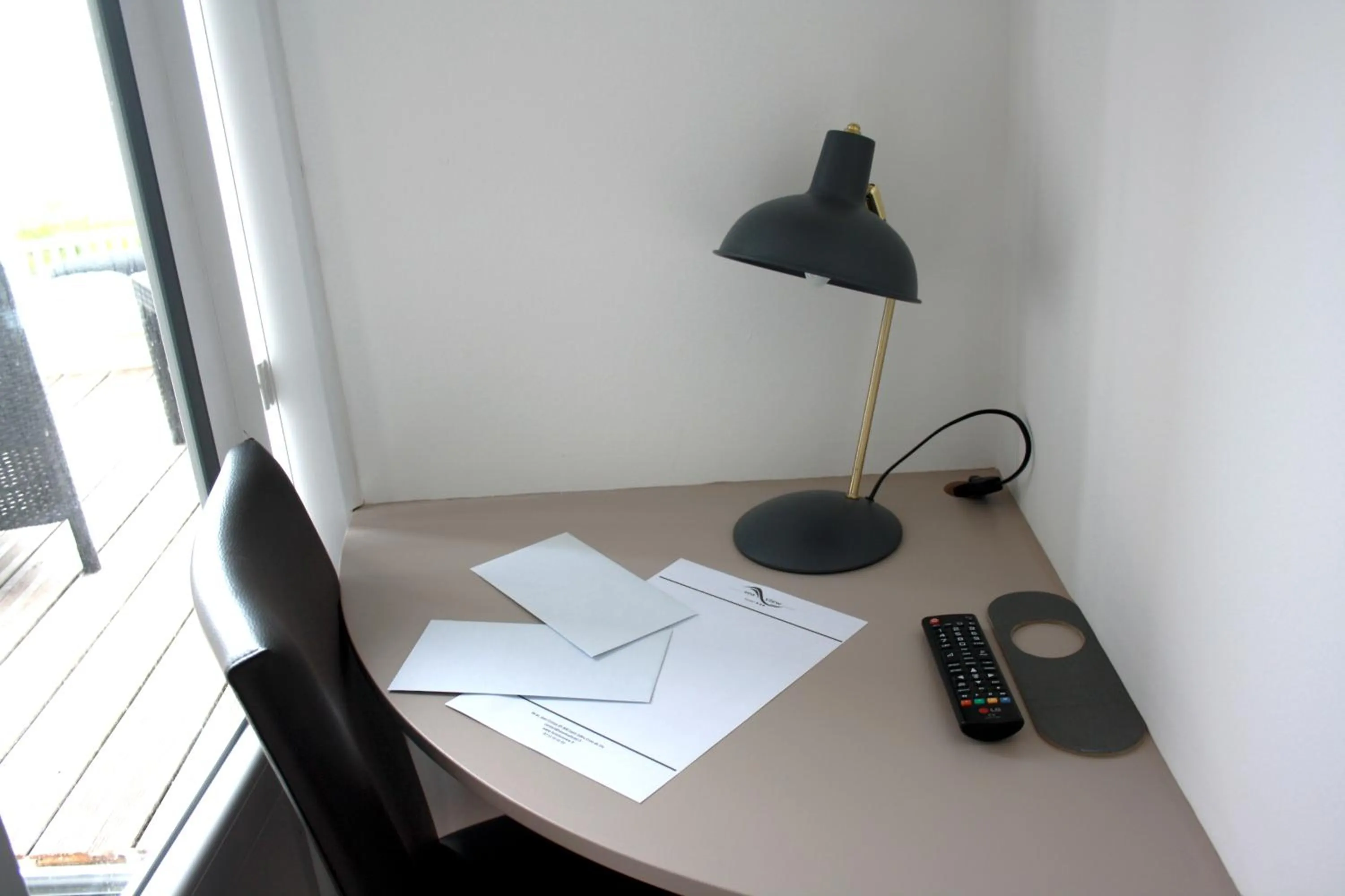 Business facilities in Logis Hôtel Sea View