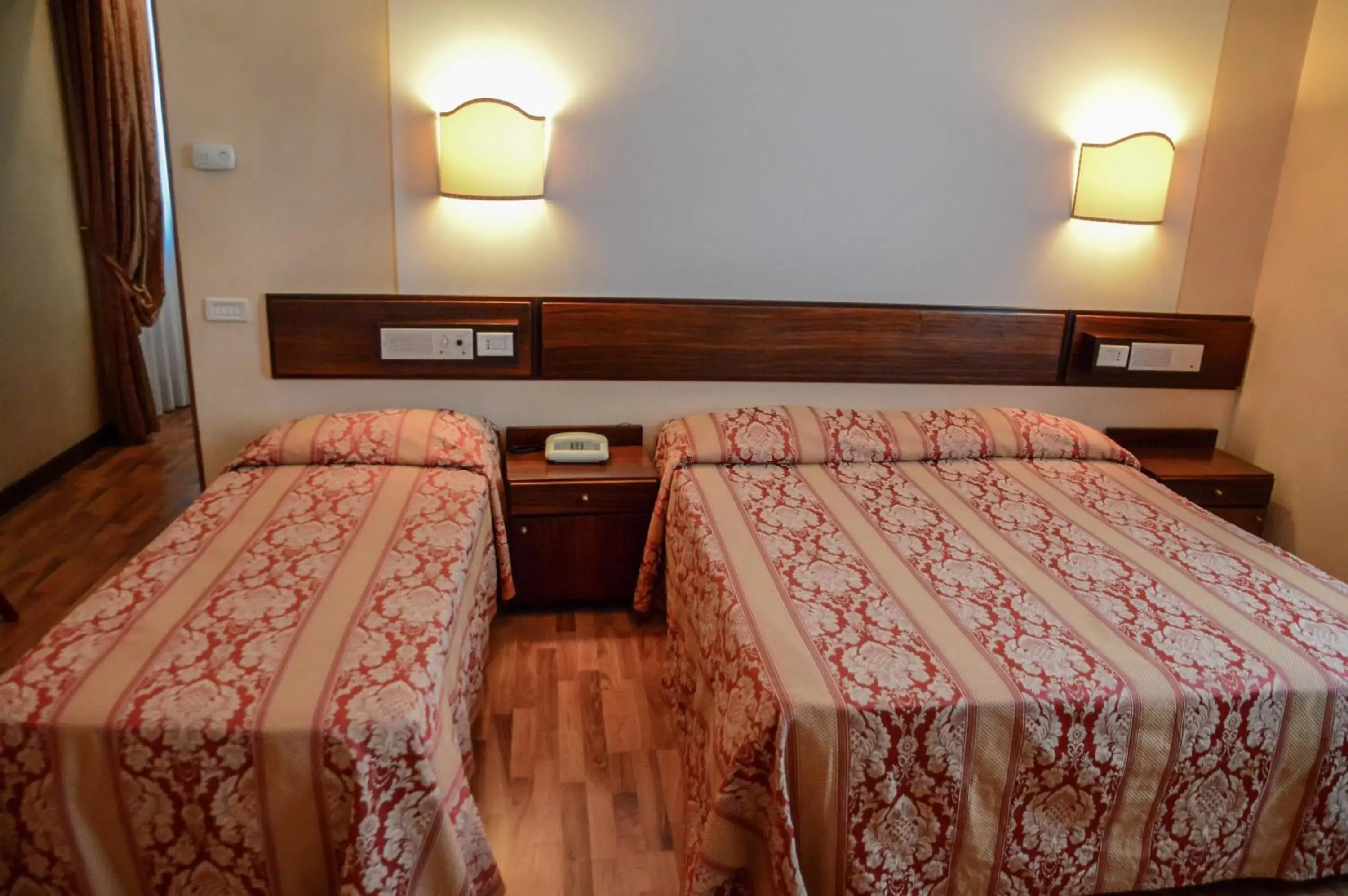 Triple Room in Hotel Le Boulevard Triple Room in Hotel Le Boulevard