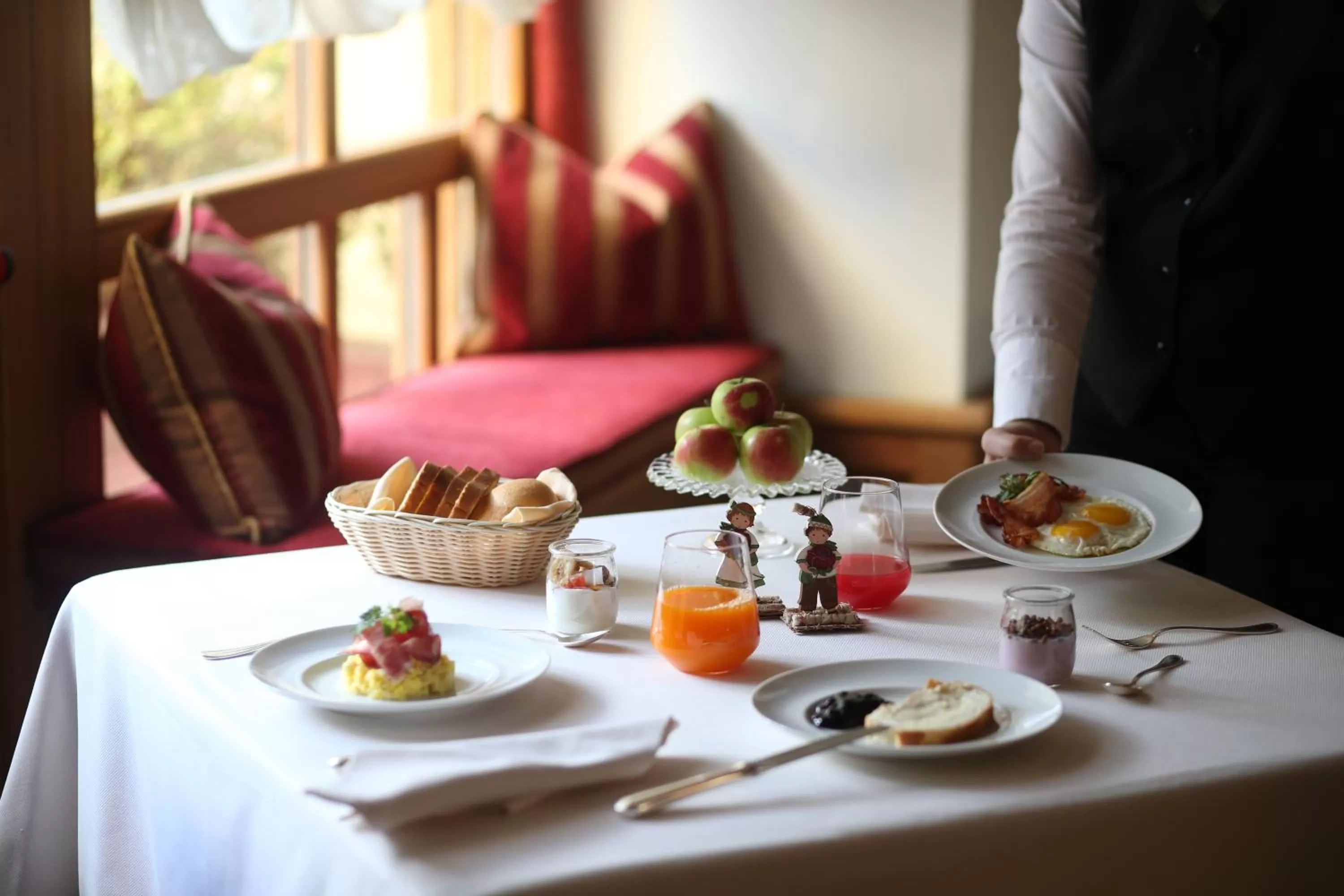Continental breakfast in Alpen Suite Hotel