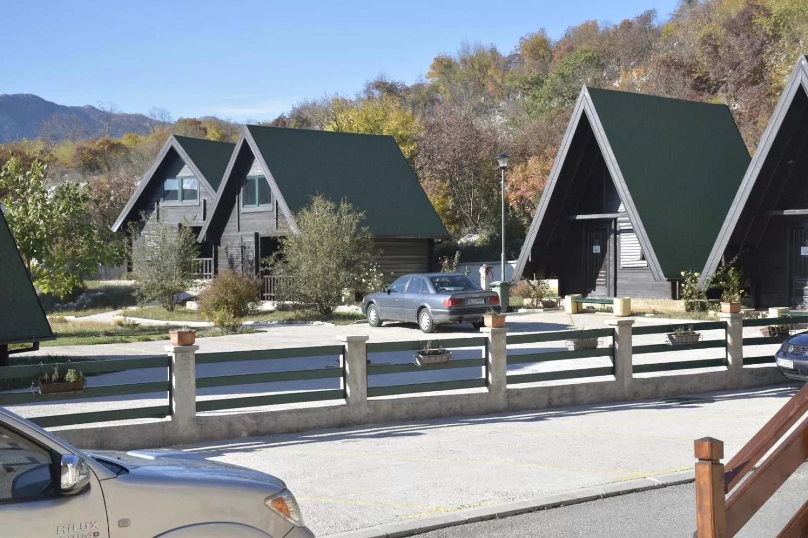 OSTROG Aparthotel KOLIBA-VLASTNIŠTVO MANASTIRA OSTROG