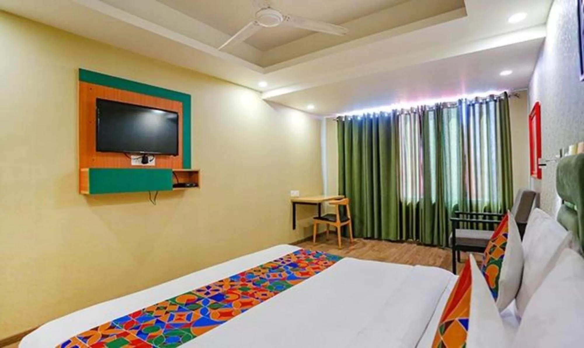 Bed in FabHotel Aerosky Grand