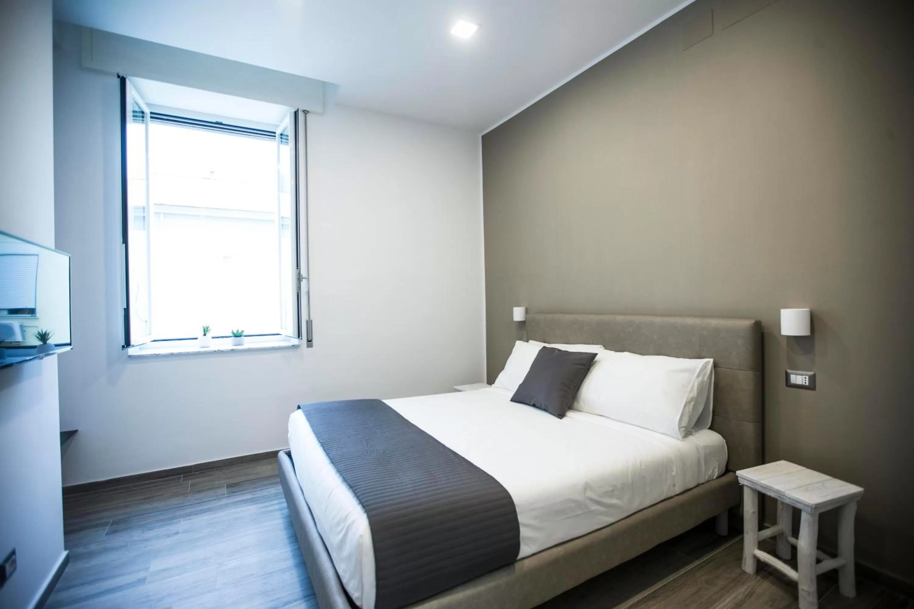 Bedroom, Bed in GB Central Station Napoli