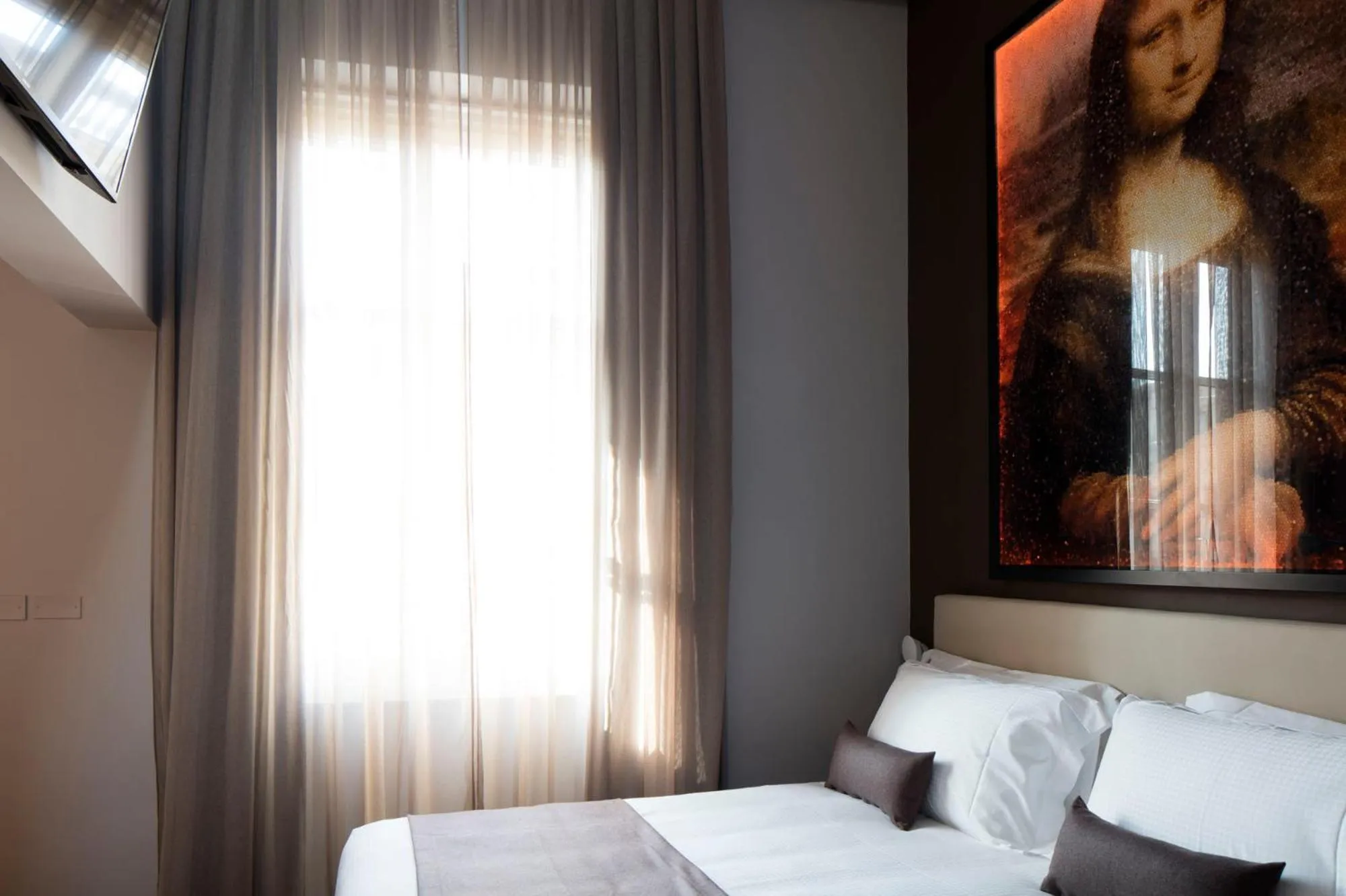 Photo of the whole room, Bed in The Frame Hotel