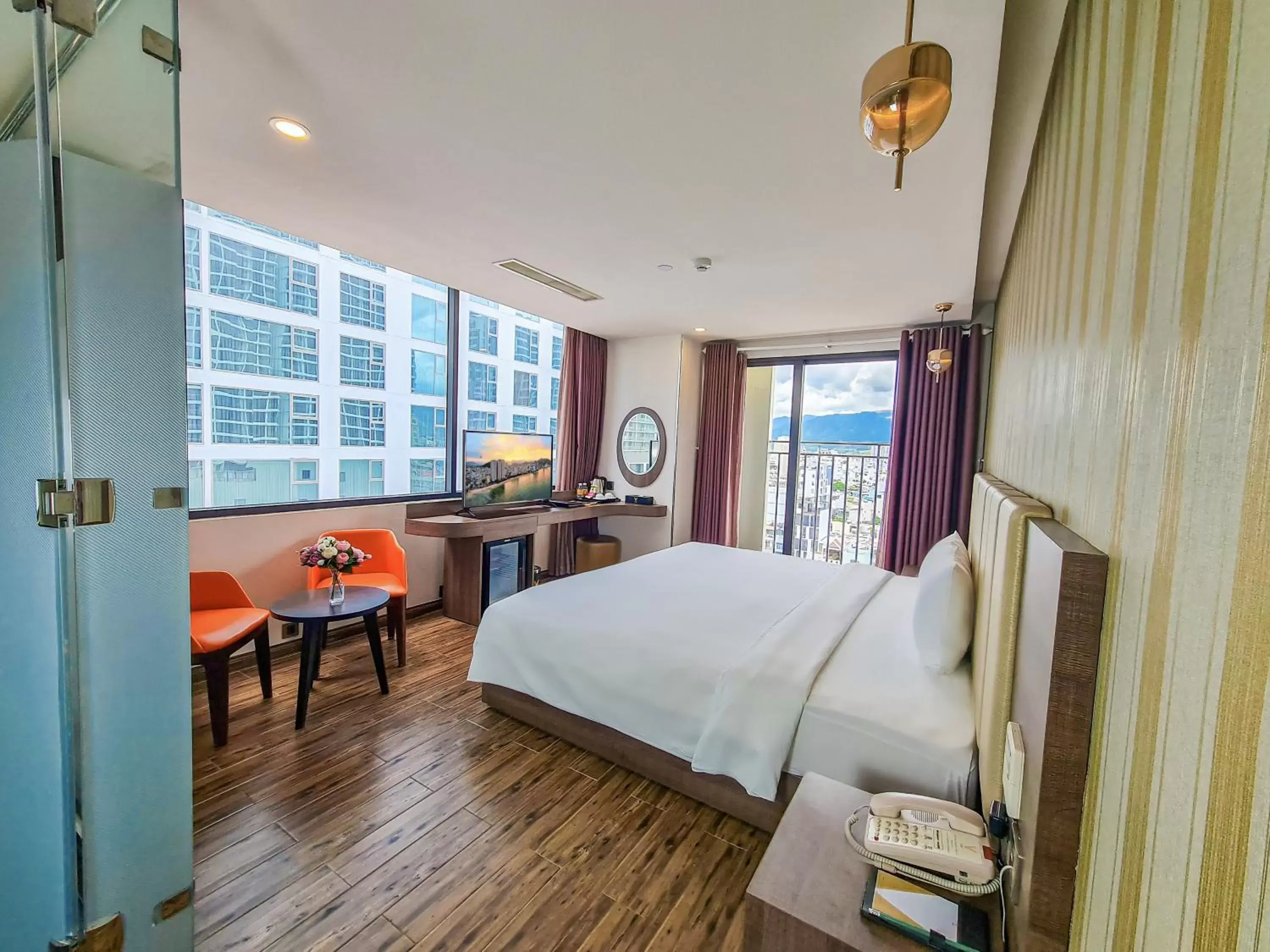 Premier Deluxe Double or Twin Room with Partial Sea View in V Hotel Nha Trang Premier Deluxe Double or Twin Room with Partial Sea View in V Hotel Nha Trang
