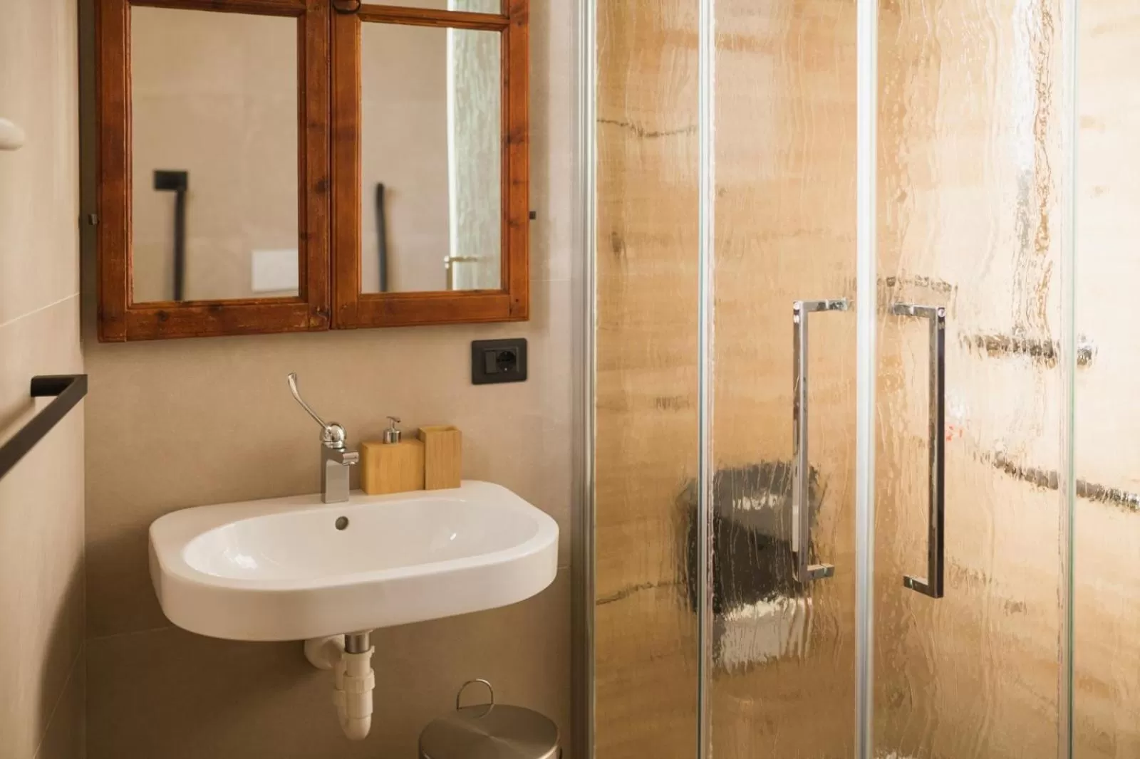 Shower in Corte Mira