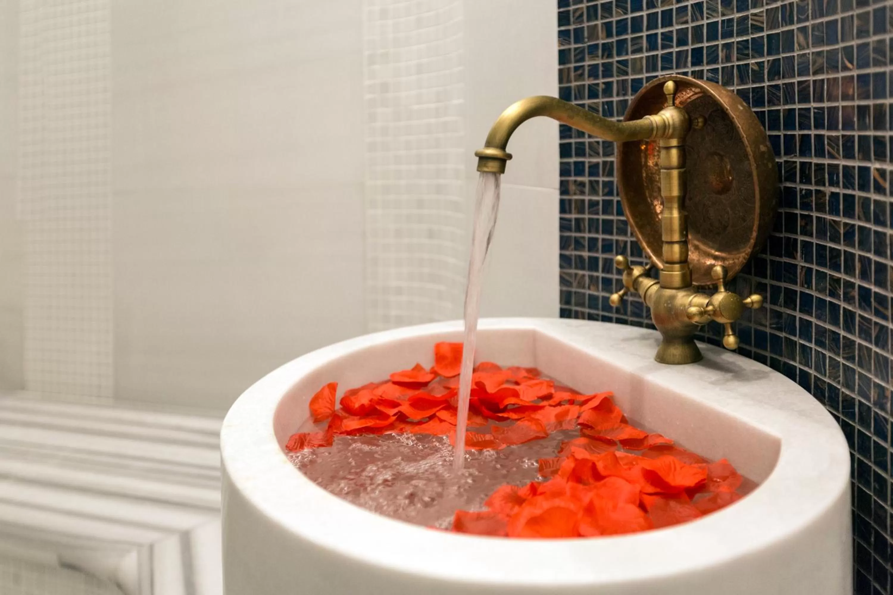 Hot Spring Bath in Golden Tulip Istanbul Bayrampasa