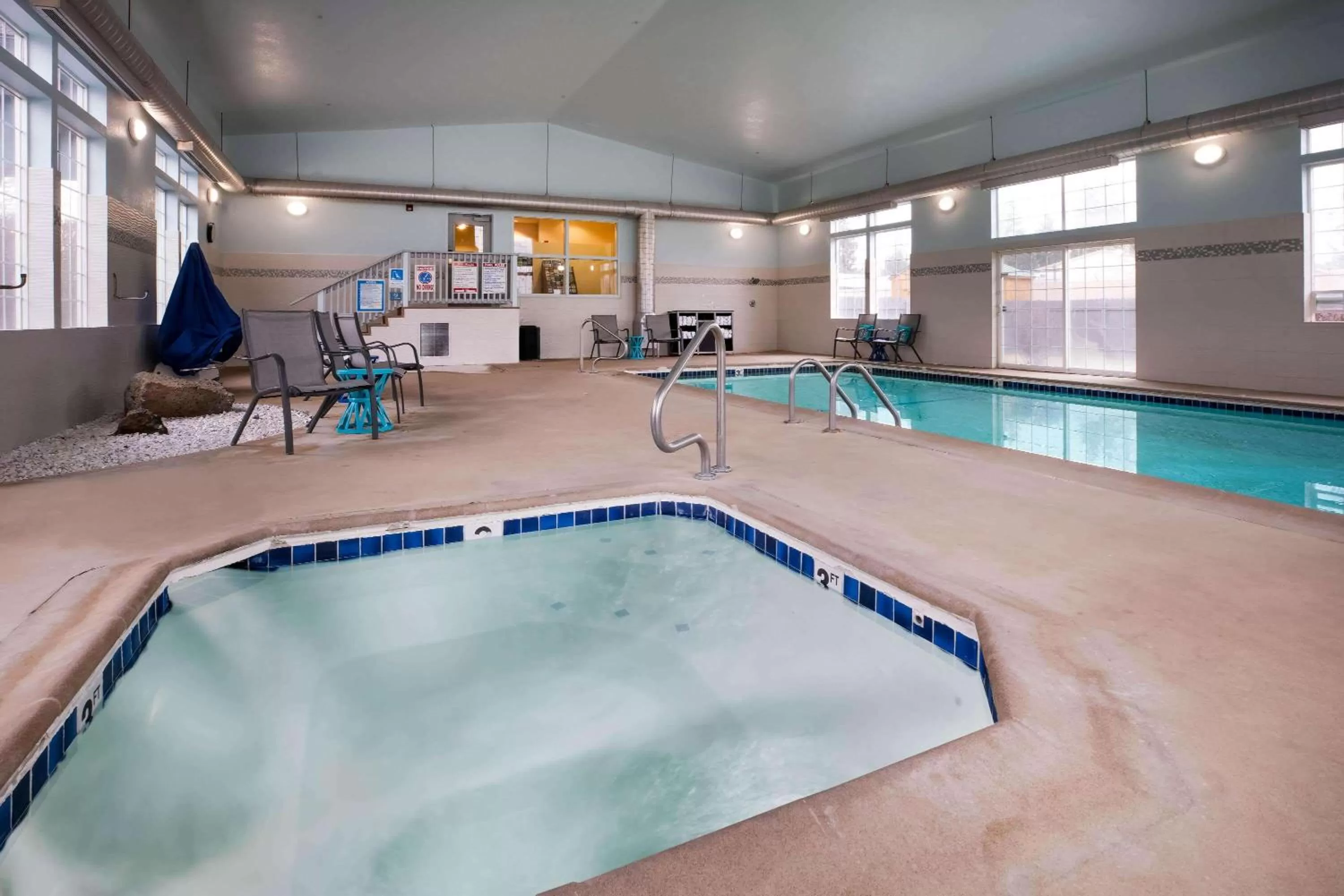 Hot Tub in La Quinta Inn by Wyndham Bend