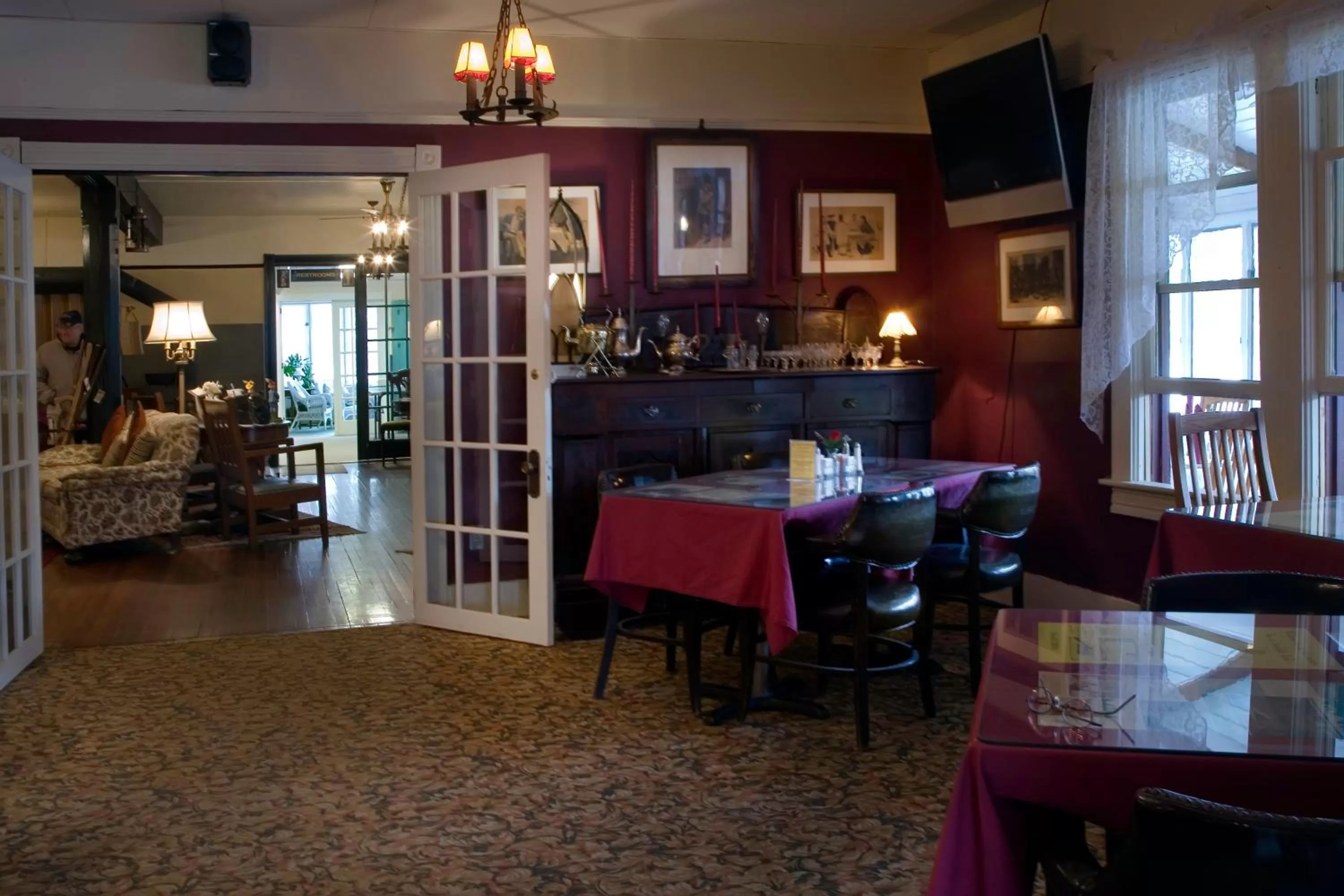 Lounge or bar in Inn at Starlight Lake & Restaurant