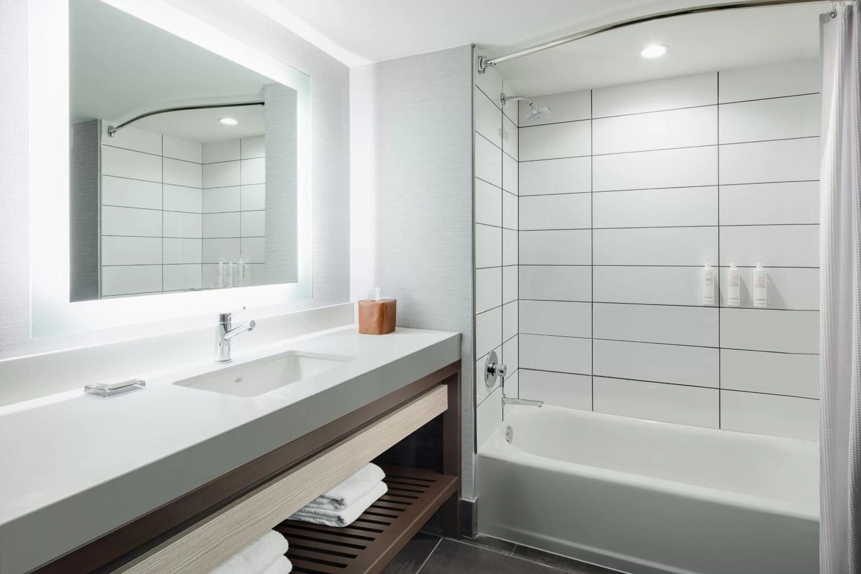 Bathroom in Seattle Marriott Waterfront