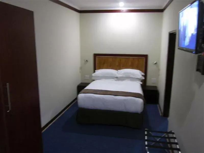 Double or Twin Room with Shower in Road Stay Double or Twin Room with Shower in Road Stay