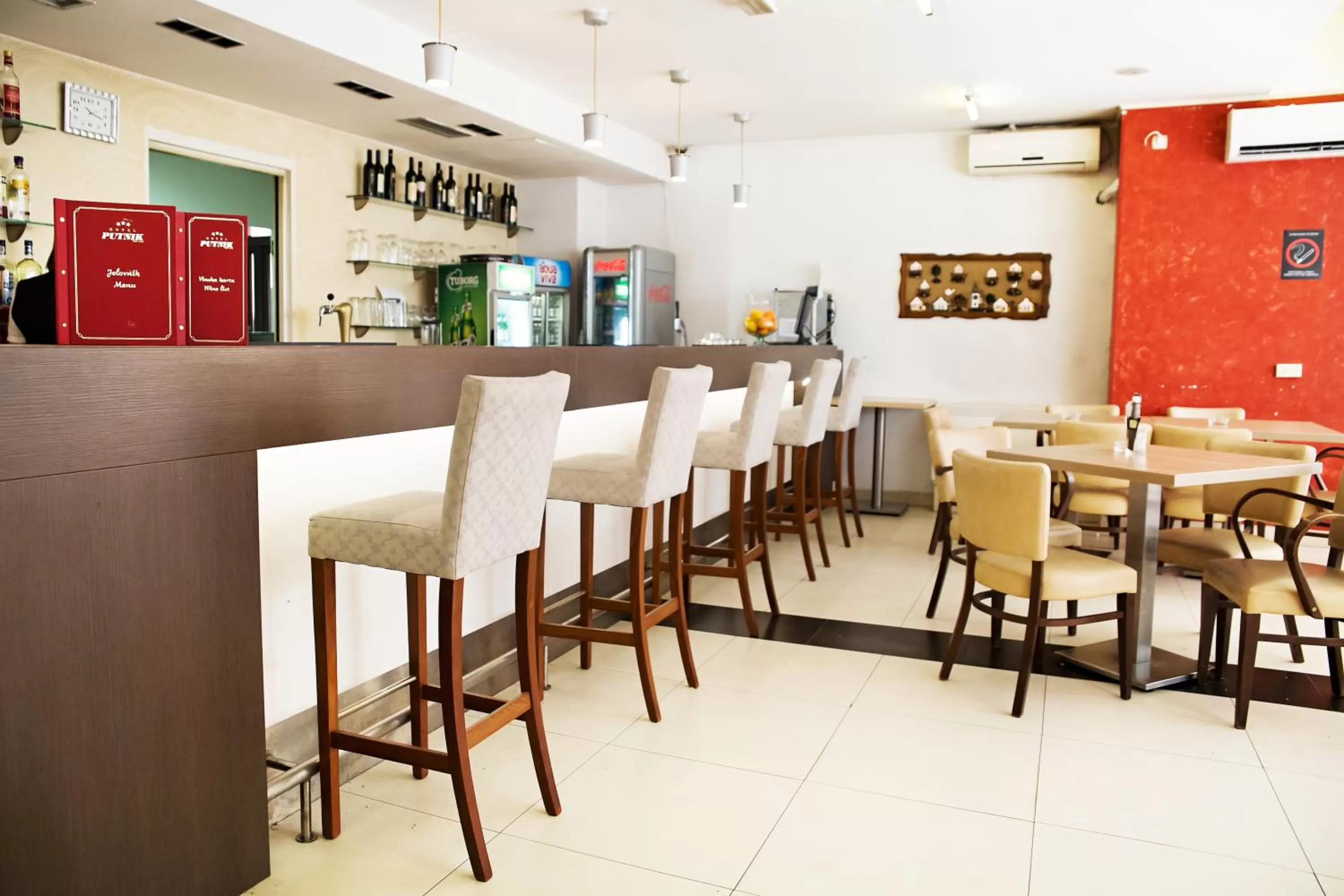 Lounge or bar in Hotel Putnik