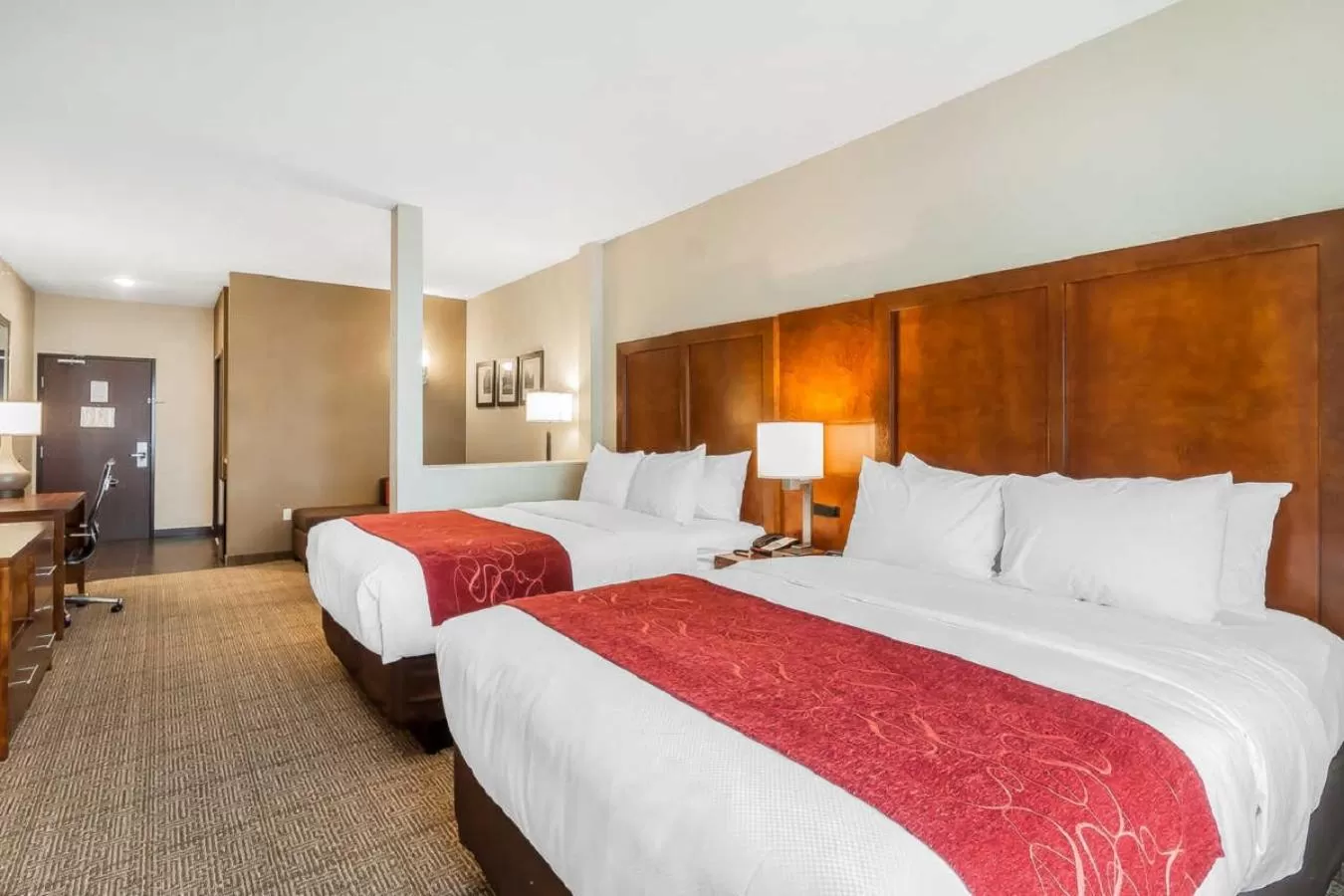 Photo of the whole room, Bed in Comfort Suites