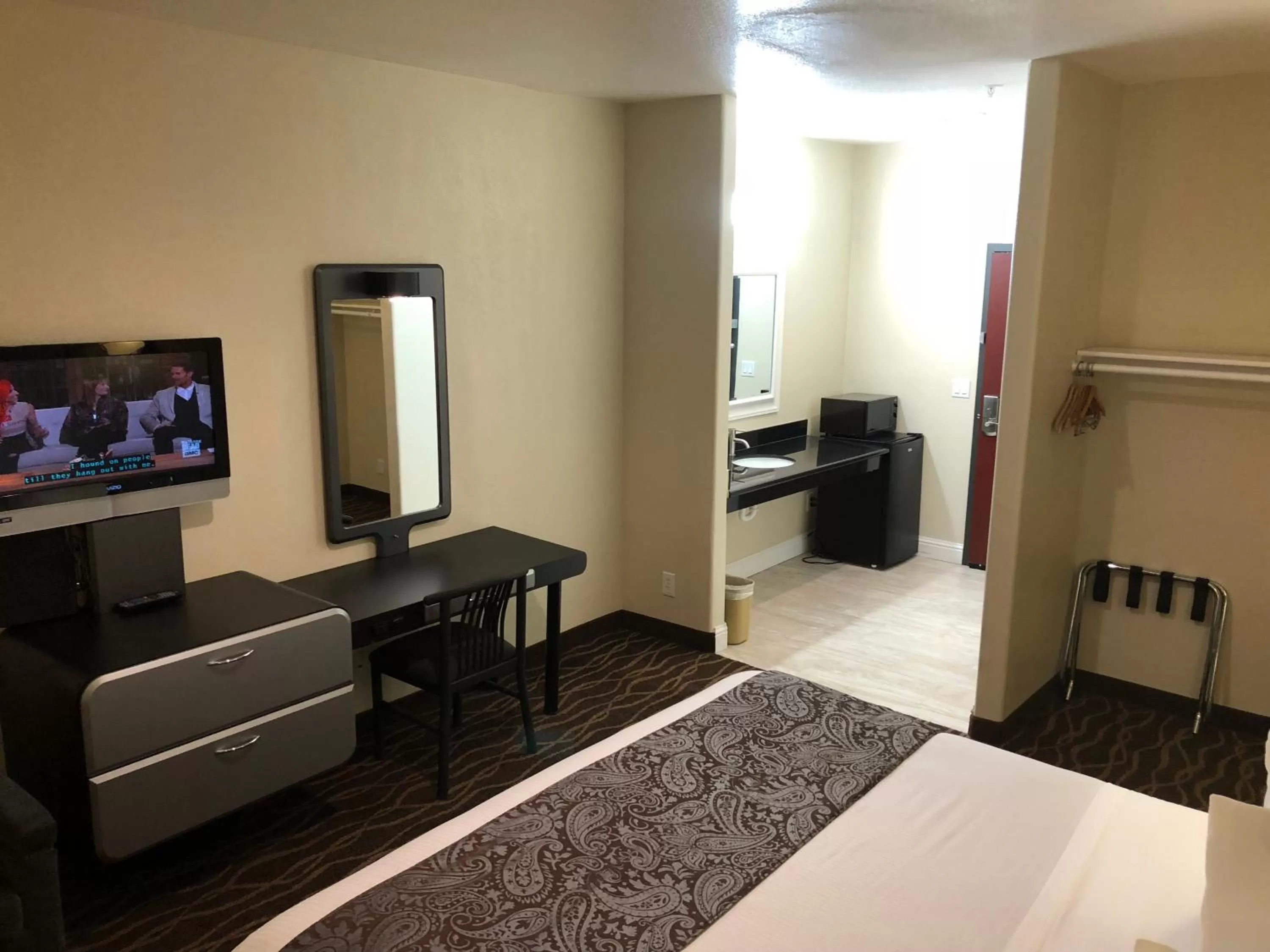 Bedroom, Bed in Casa Royal Inn