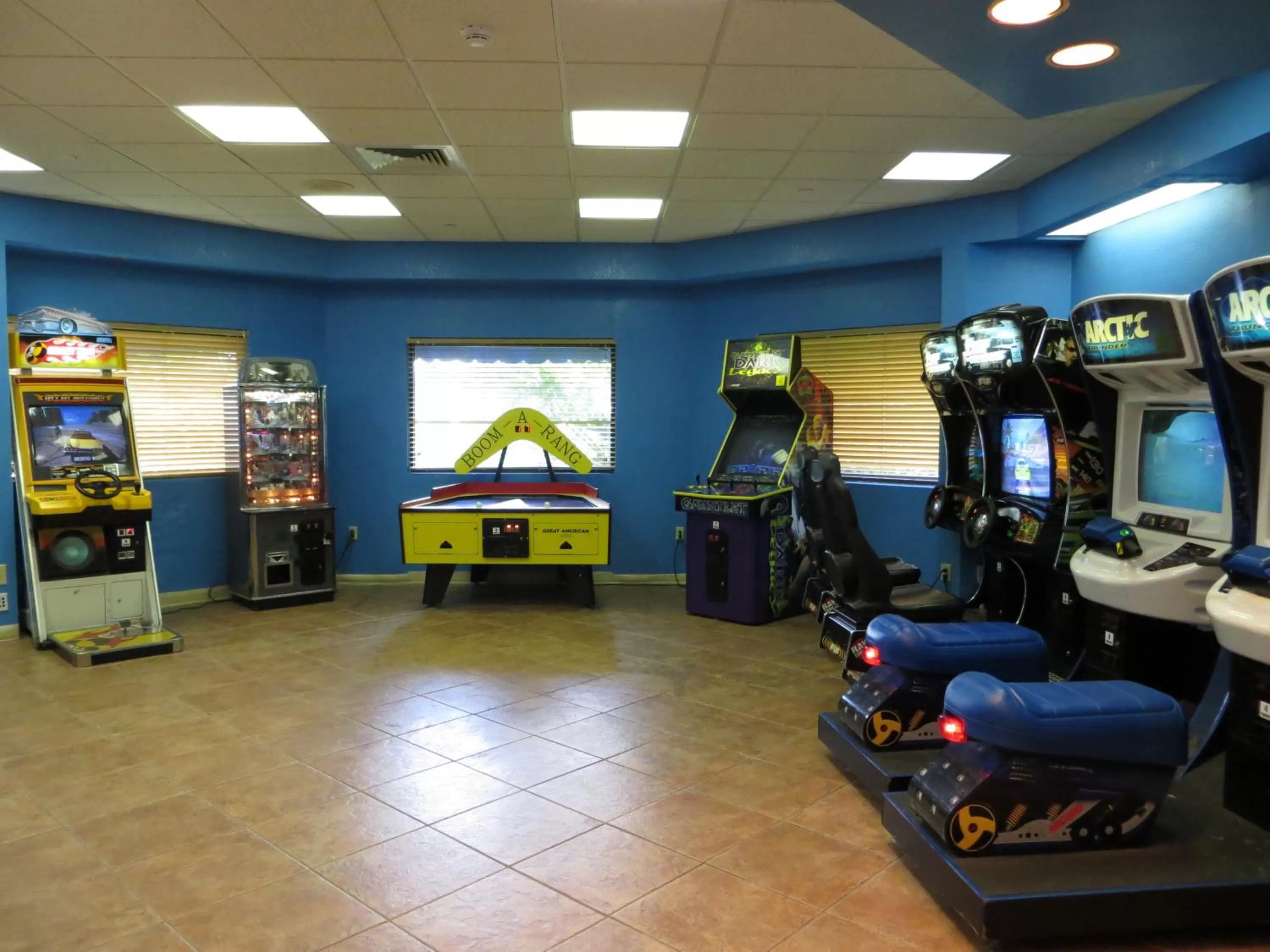 Game Room in Maingate Lakeside Resort