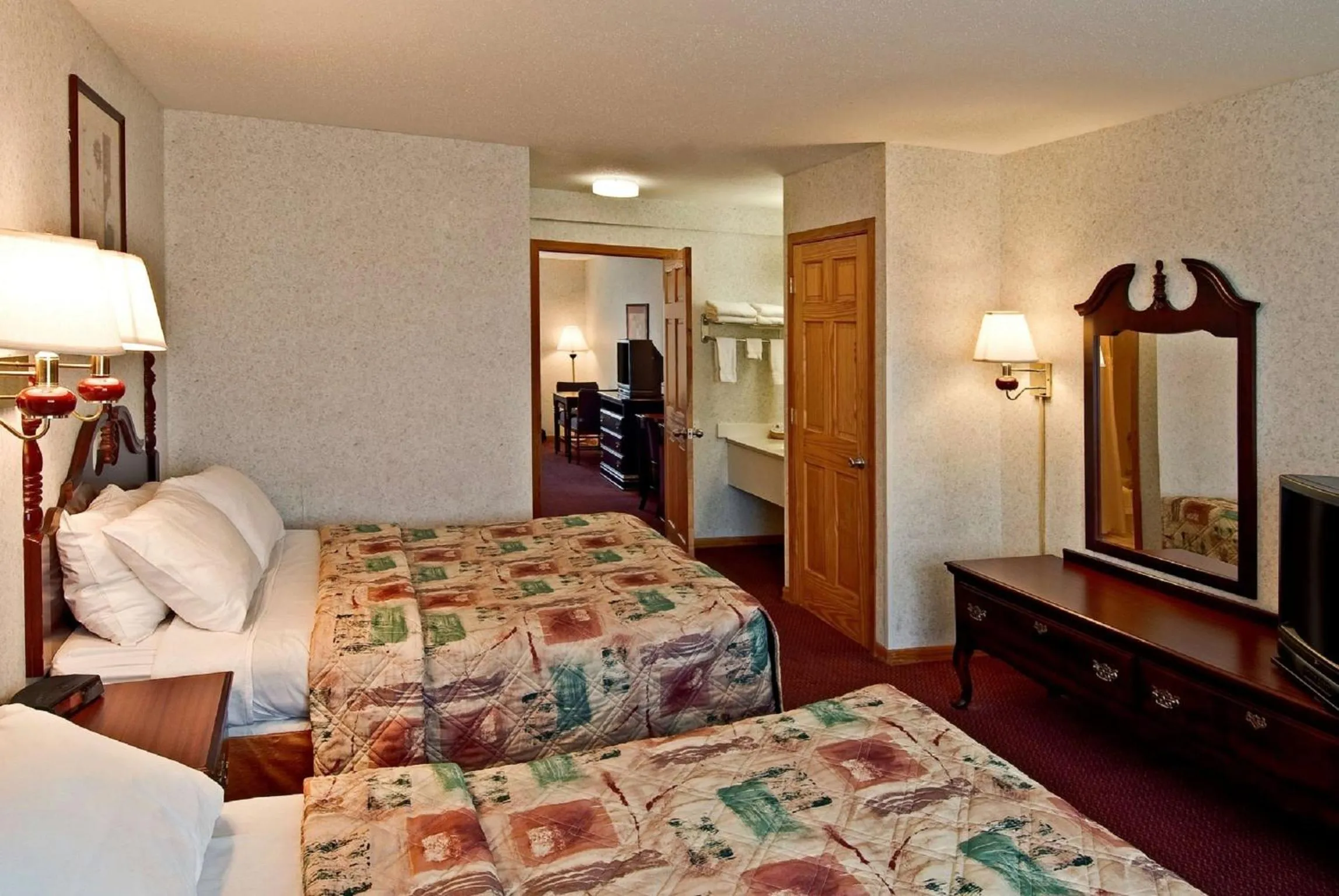 Bedroom, Bed in Americas Best Value Inn Waukegan