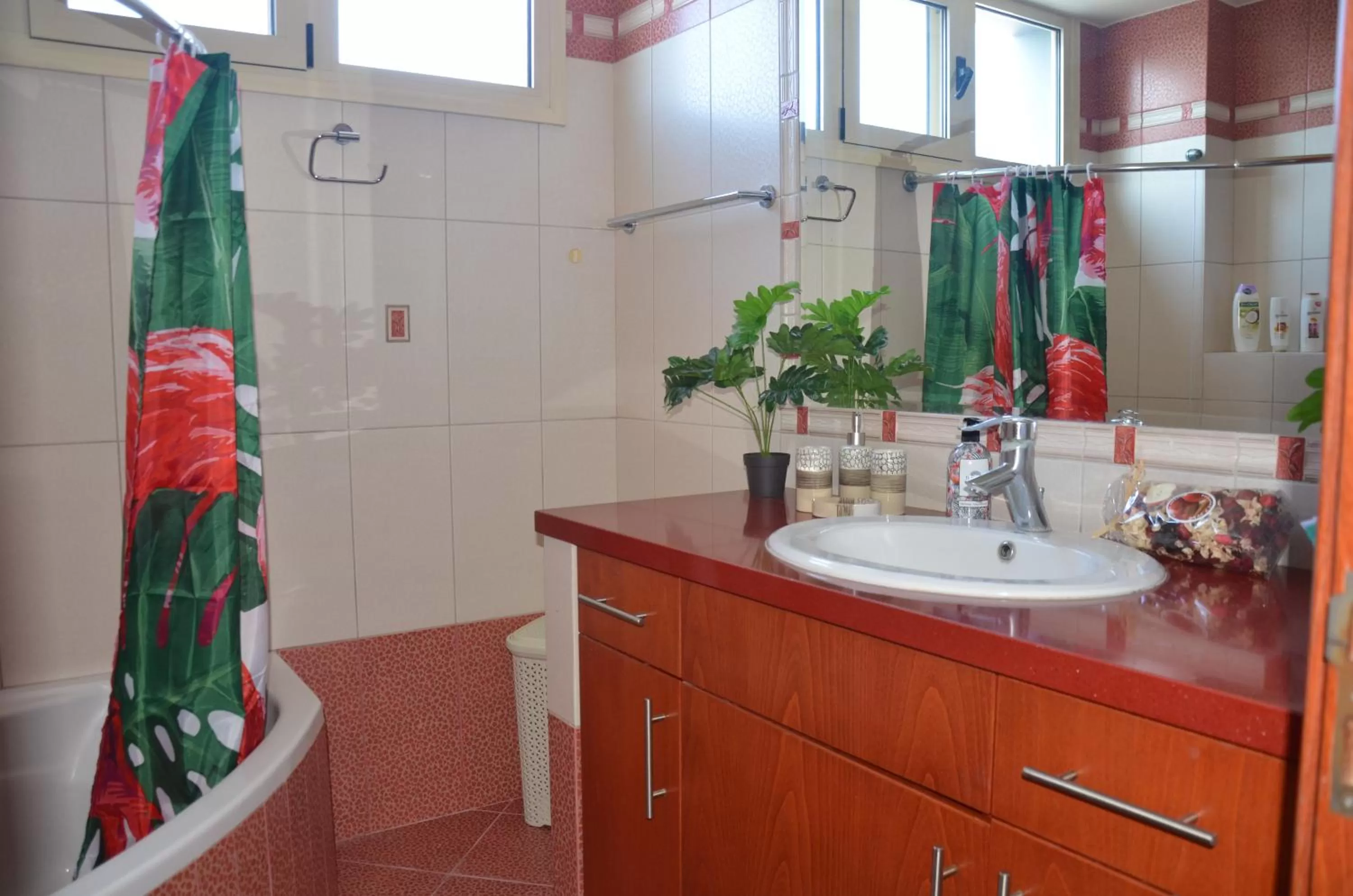 Bathroom in Platoni Elite