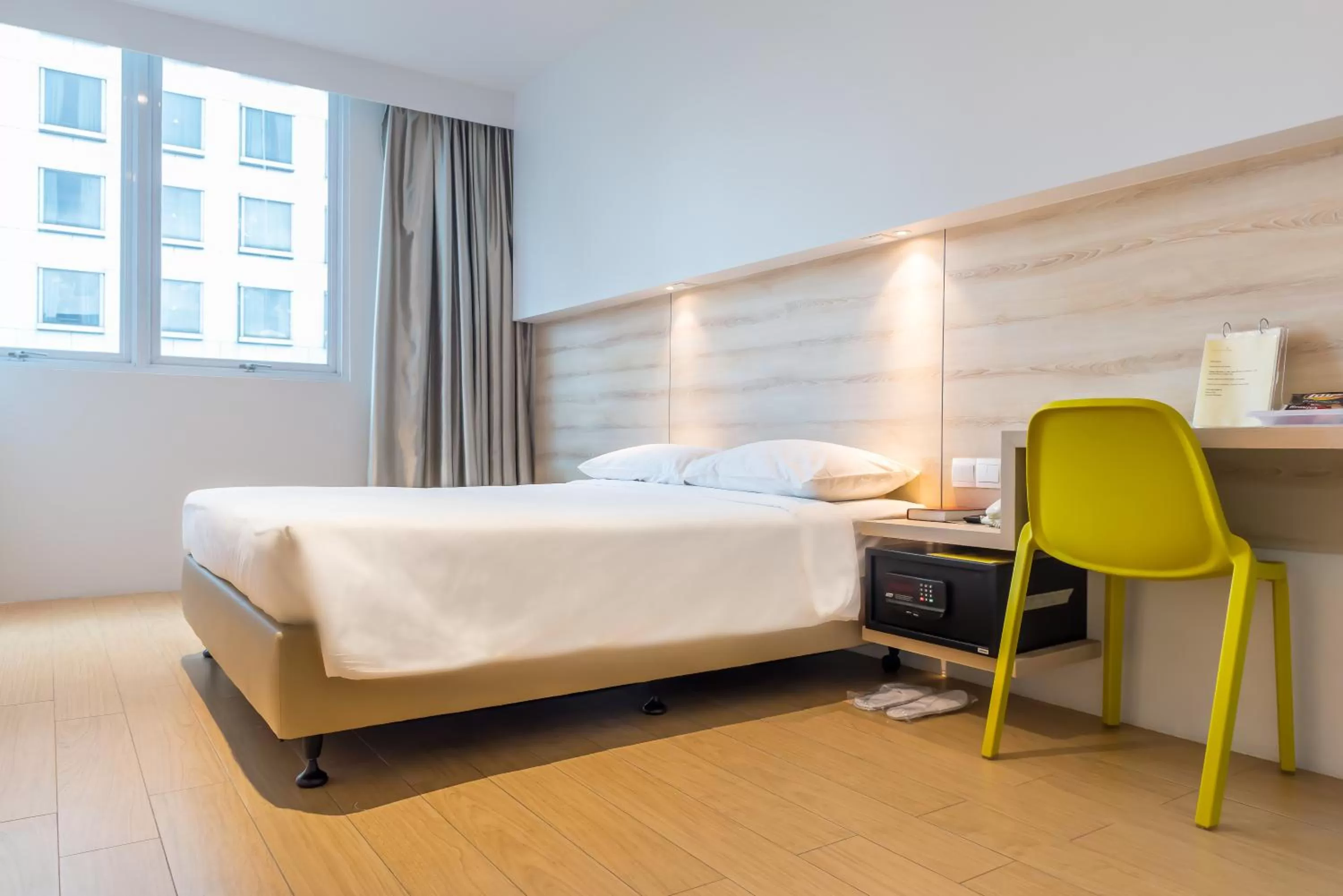 Bedroom, Bed in Summer View Hotel