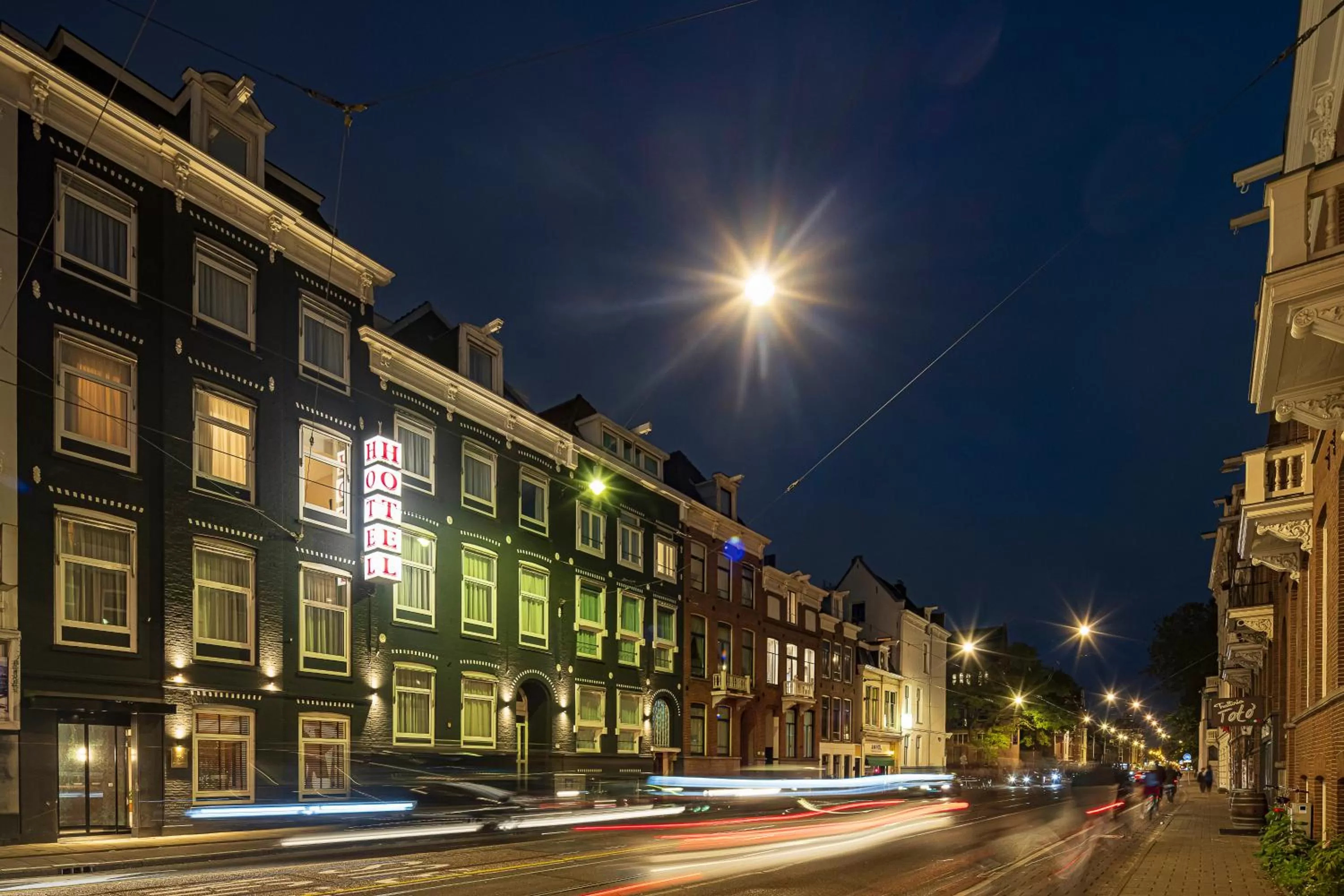 Property building in Huygens Place Amsterdam