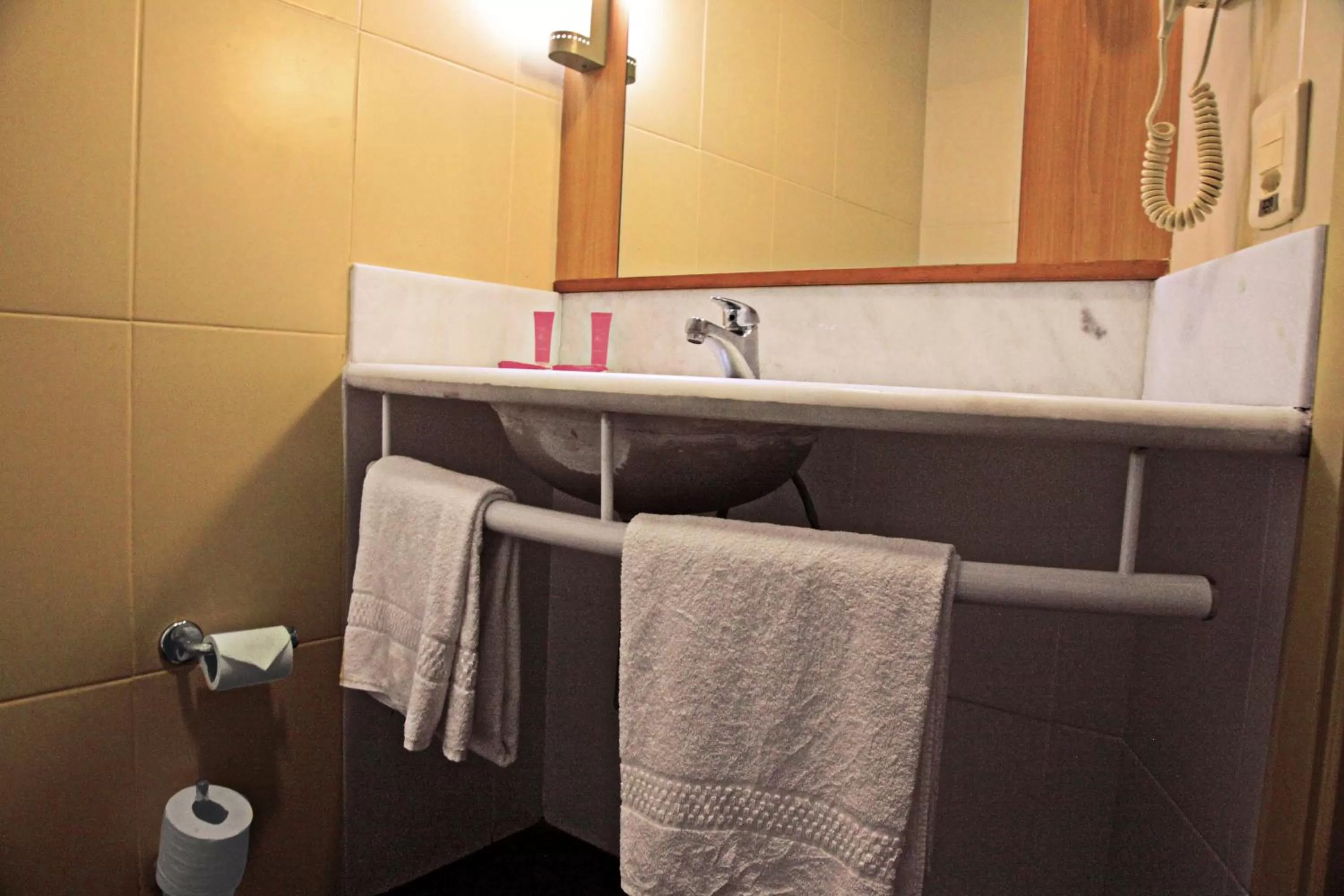 Bathroom in Ibis Bacabal