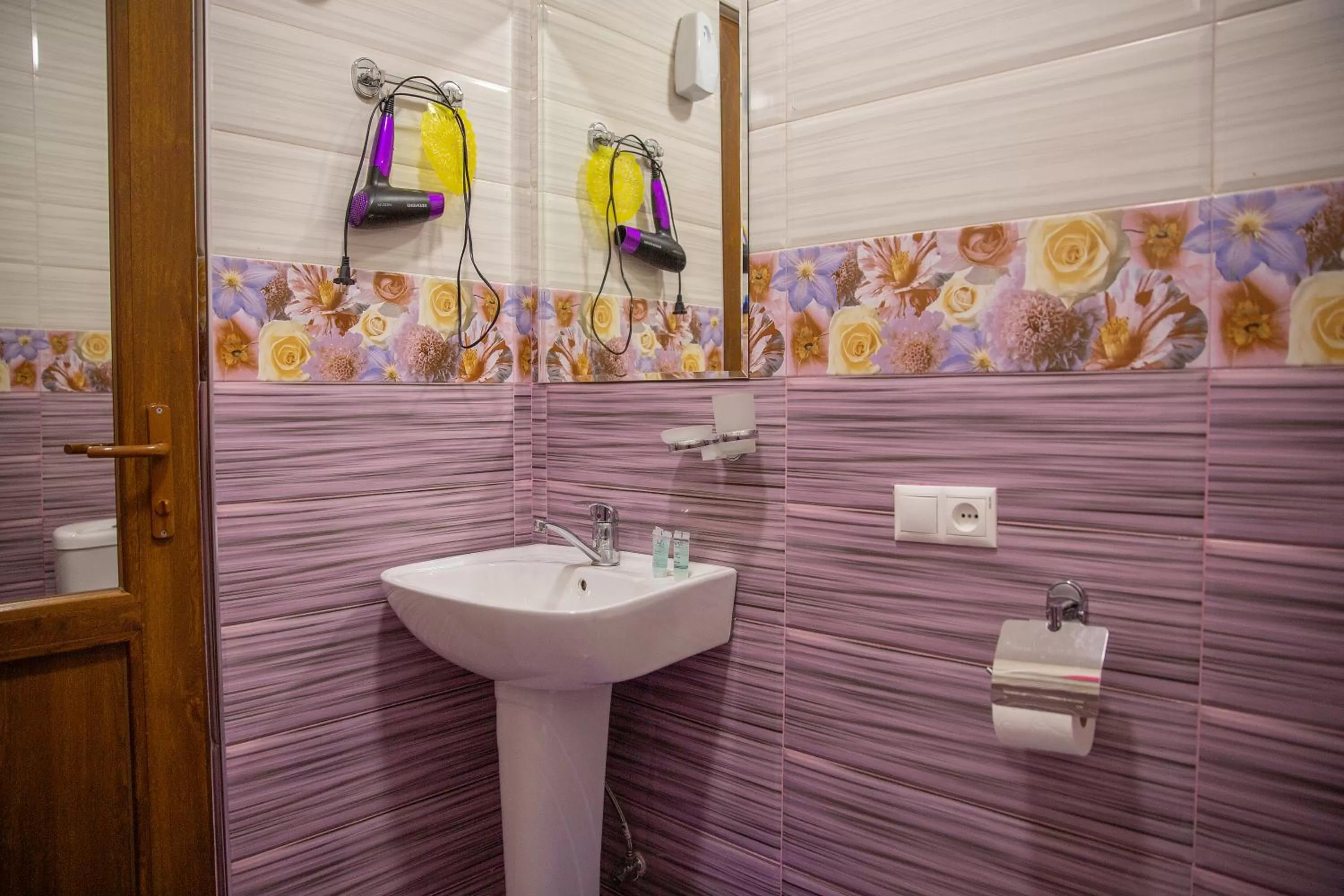 Bathroom in Family Hotel Kolorit Old Tbilisi