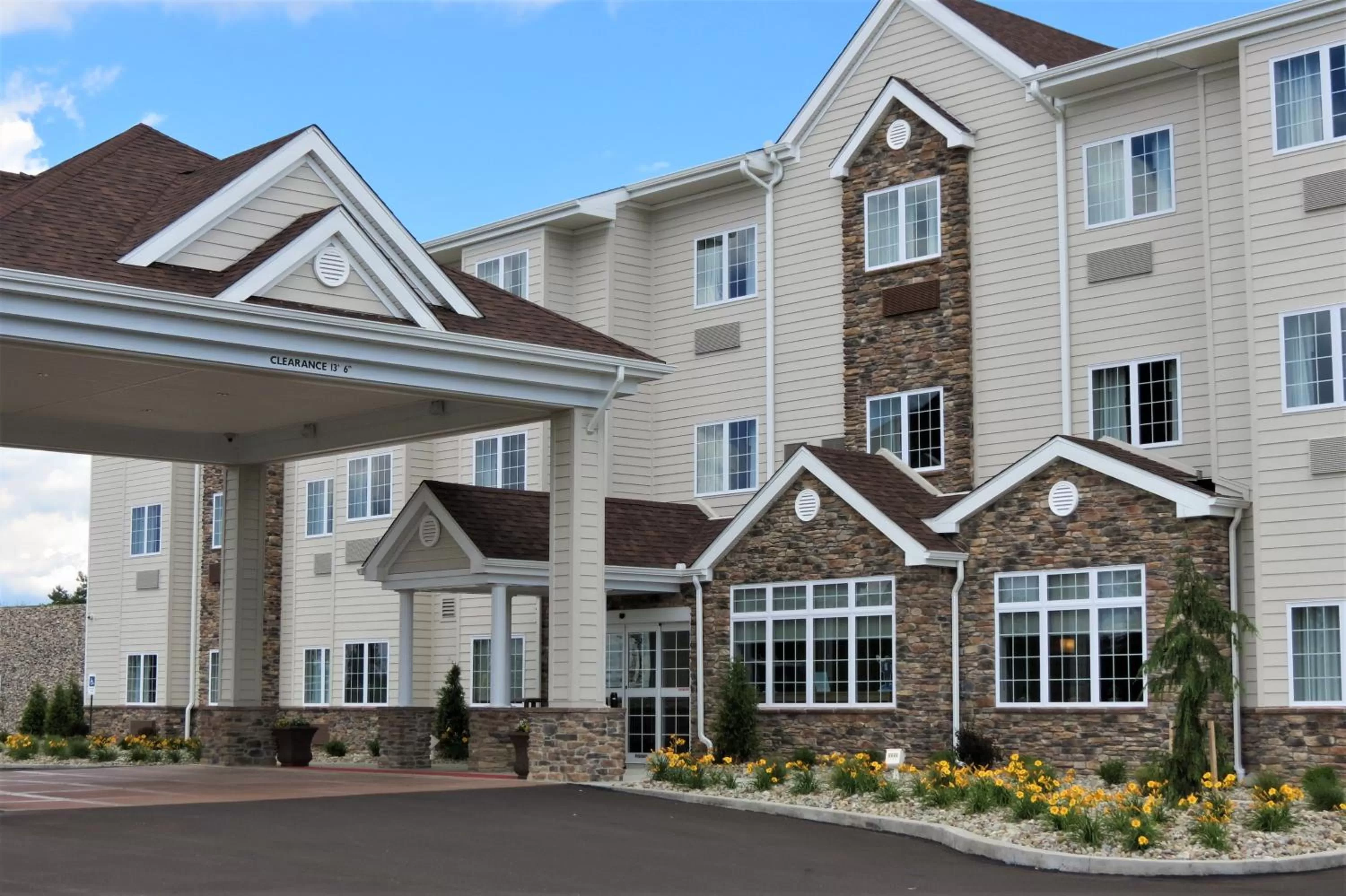 Facade/entrance in Microtel Inn & Suites by Wyndham Clarion