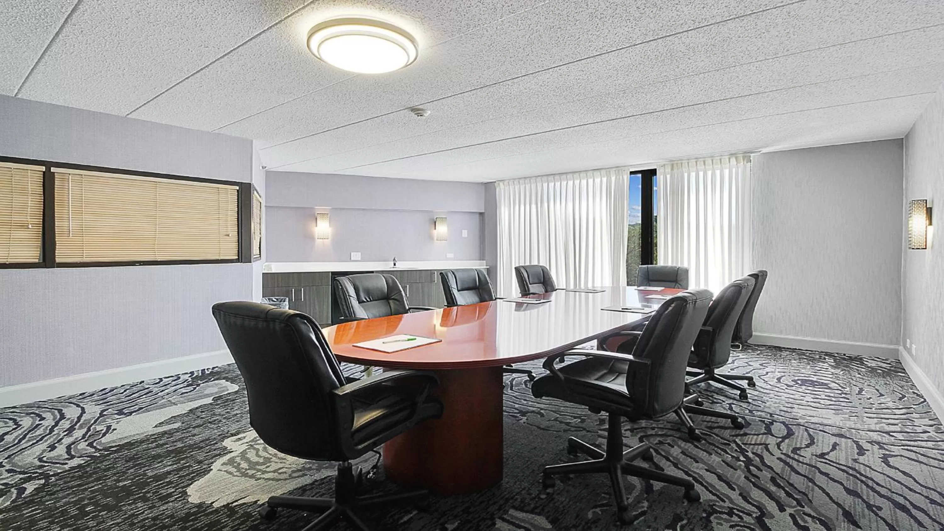 Meeting/conference room in Holiday Inn Chicago Nw Crystal Lk Conv Ctr by IHG