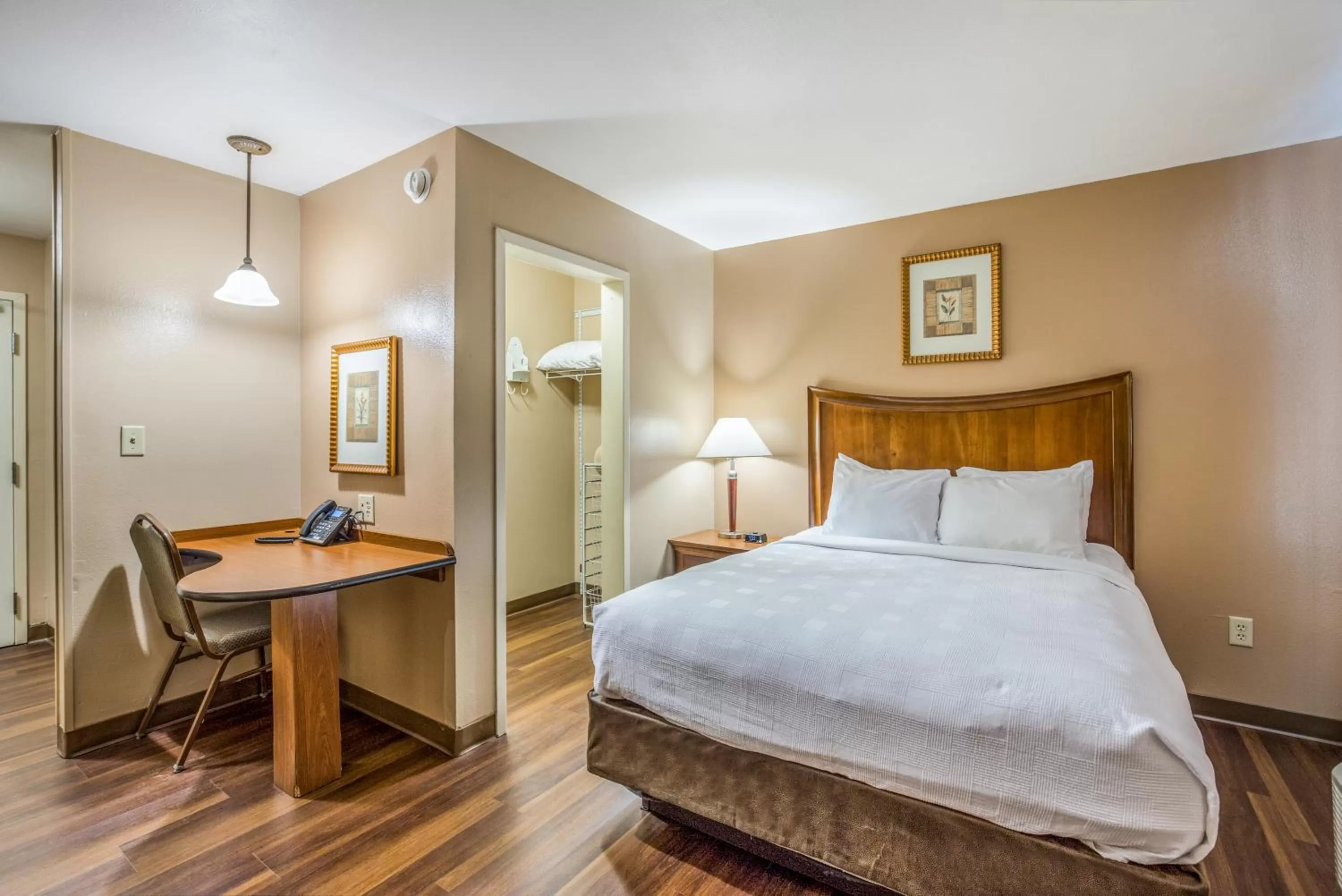 Bedroom, Bed in MainStay Suites Port Saint Joe South