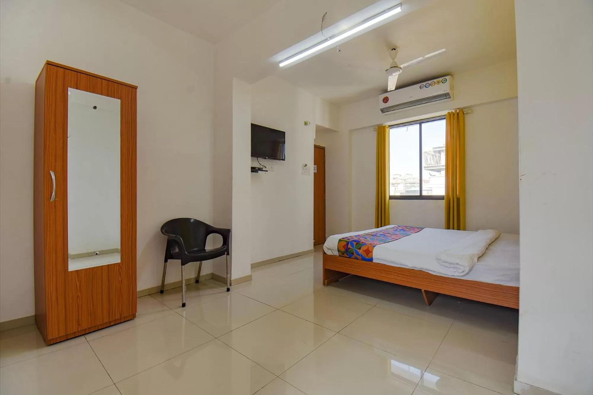 TV and multimedia in FabHotel Aakiyo