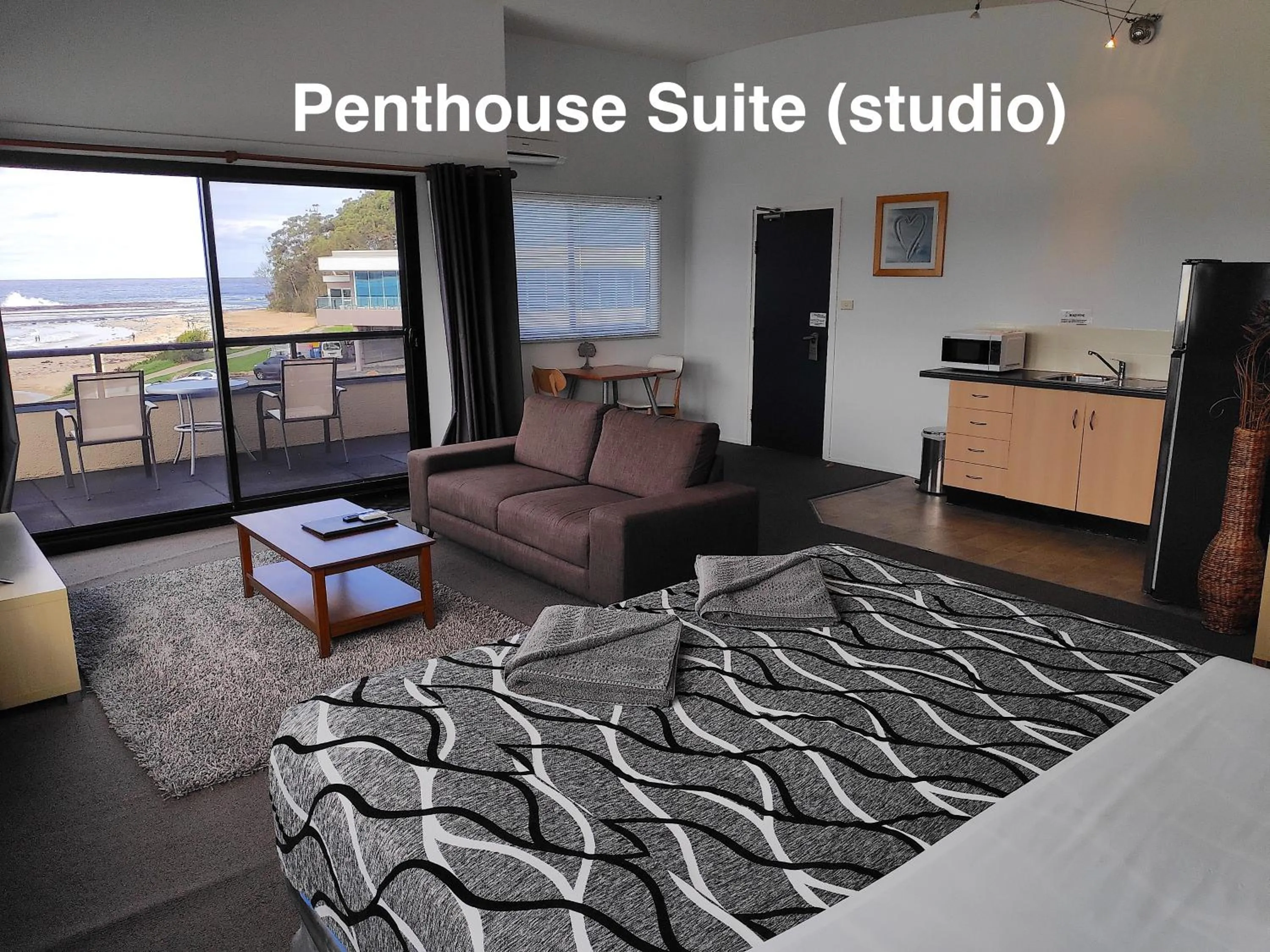 Bed in Beach House Mollymook