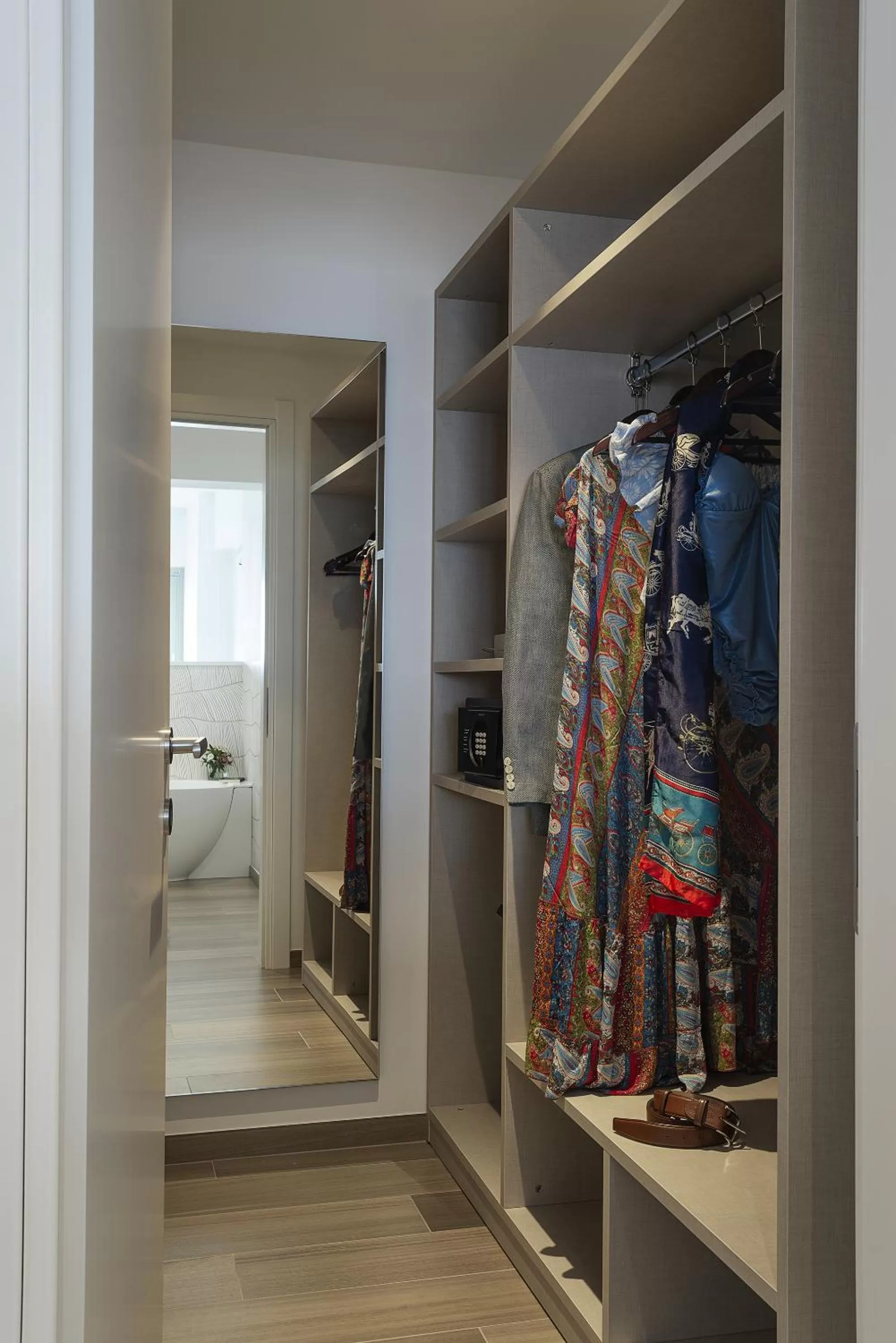 wardrobe, Bed in Sublimis Boutique Hotel Adults-Only