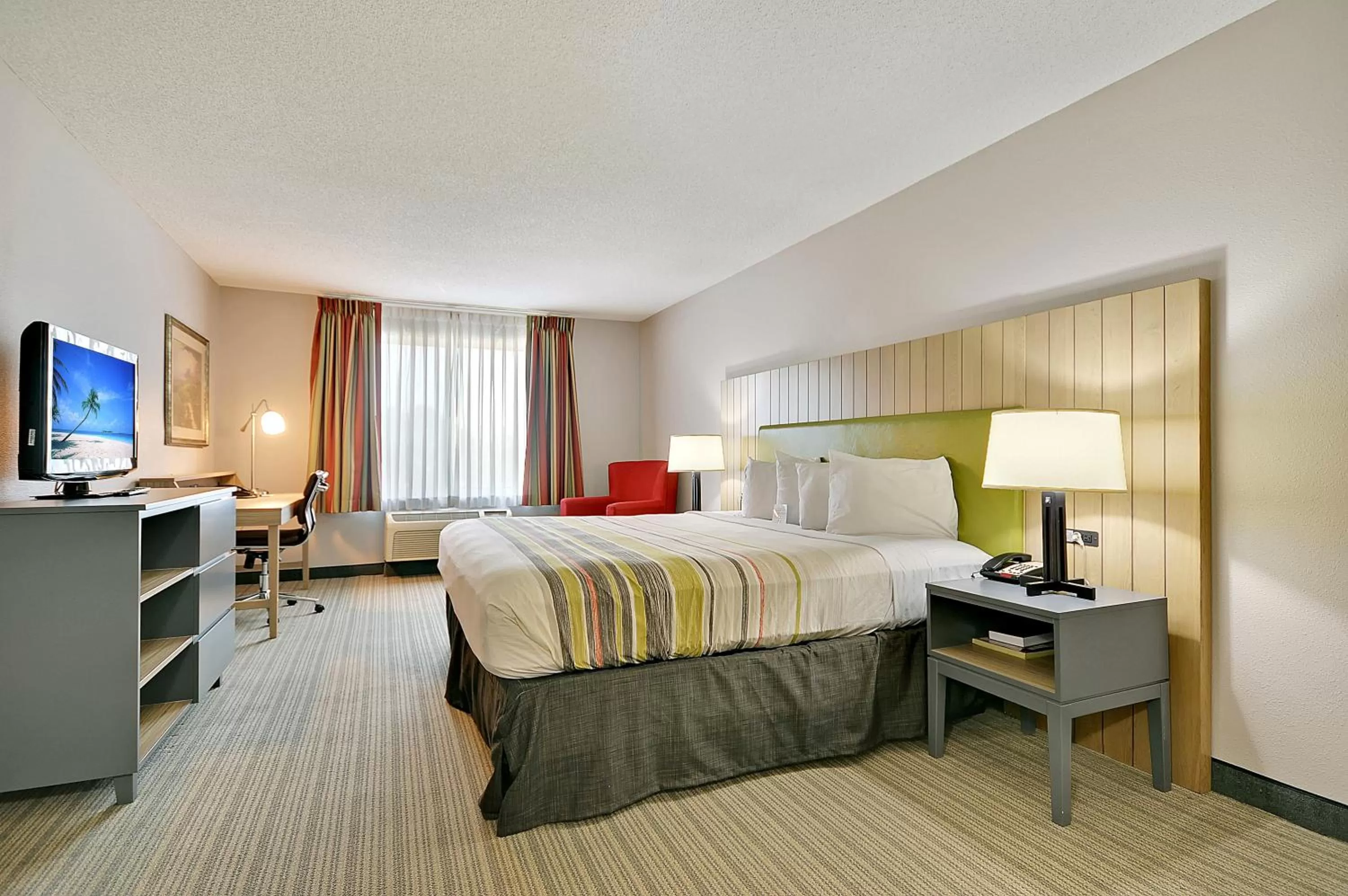 Bedroom, Bed in Country Inn & Suites By Radisson, Charleston North, SC