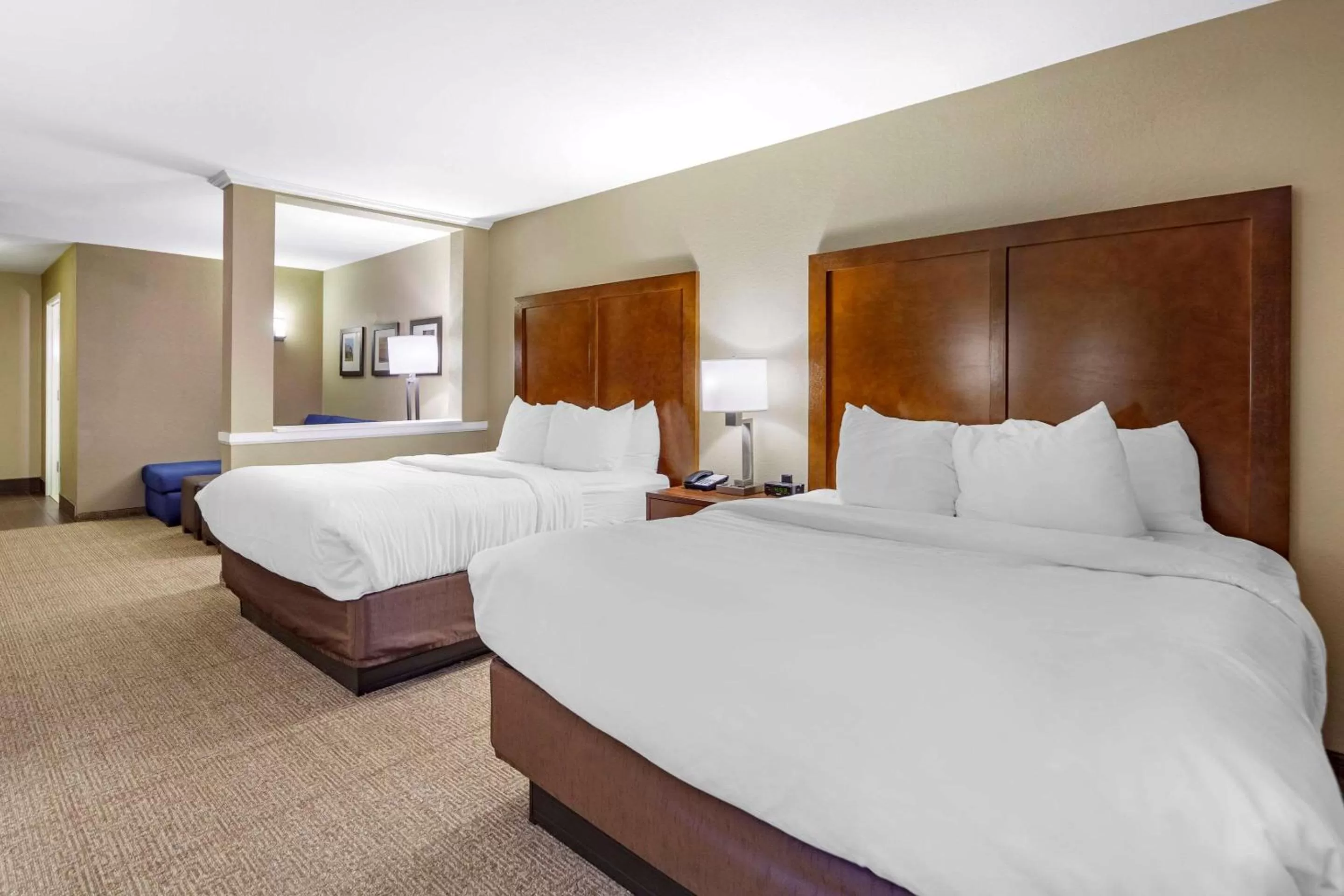 Photo of the whole room, Bed in Comfort Inn & Suites Sidney I-80