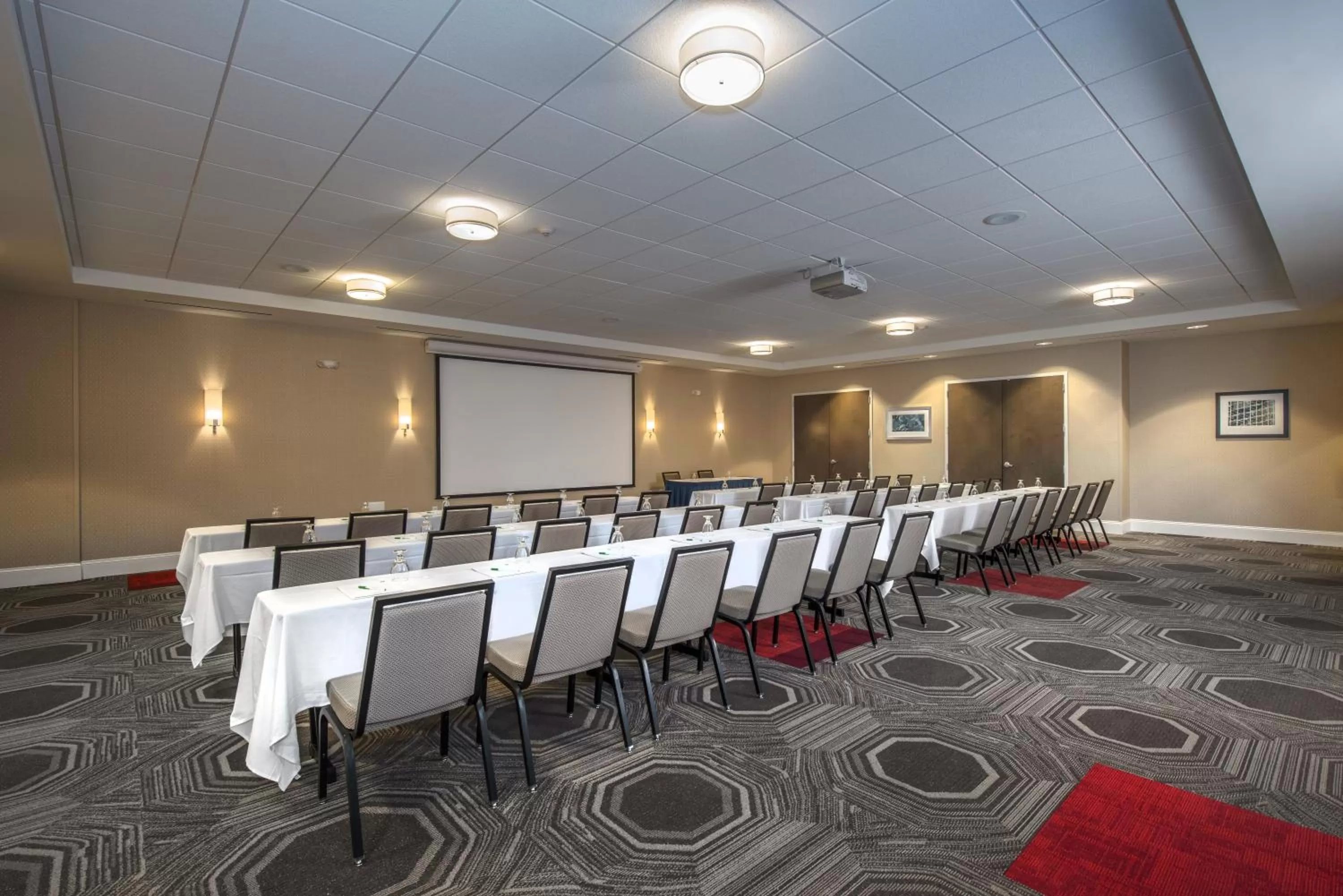 Meeting/conference room in Holiday Inn Charlotte Airport by IHG