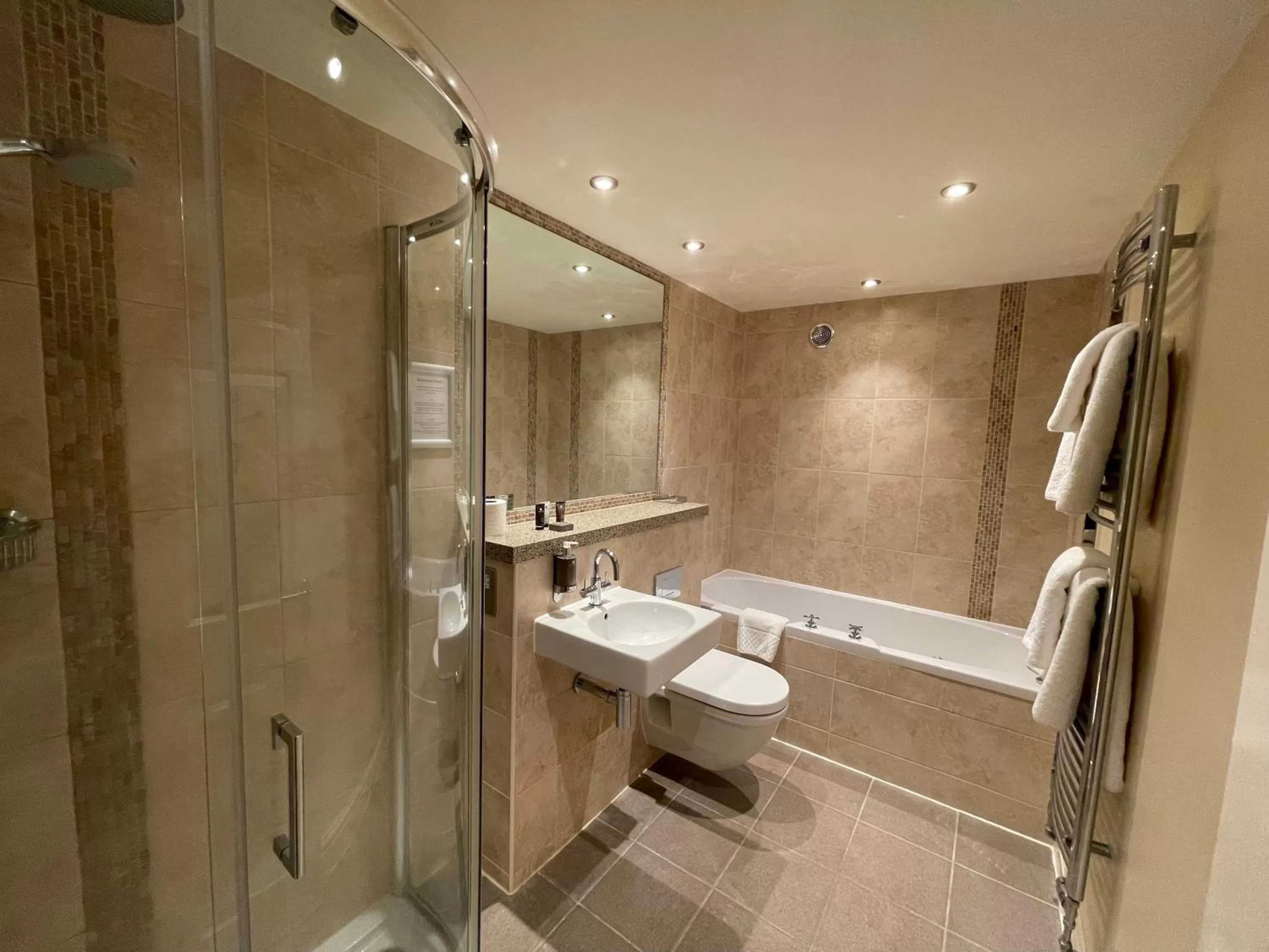 Shower in Park Farm Hotel