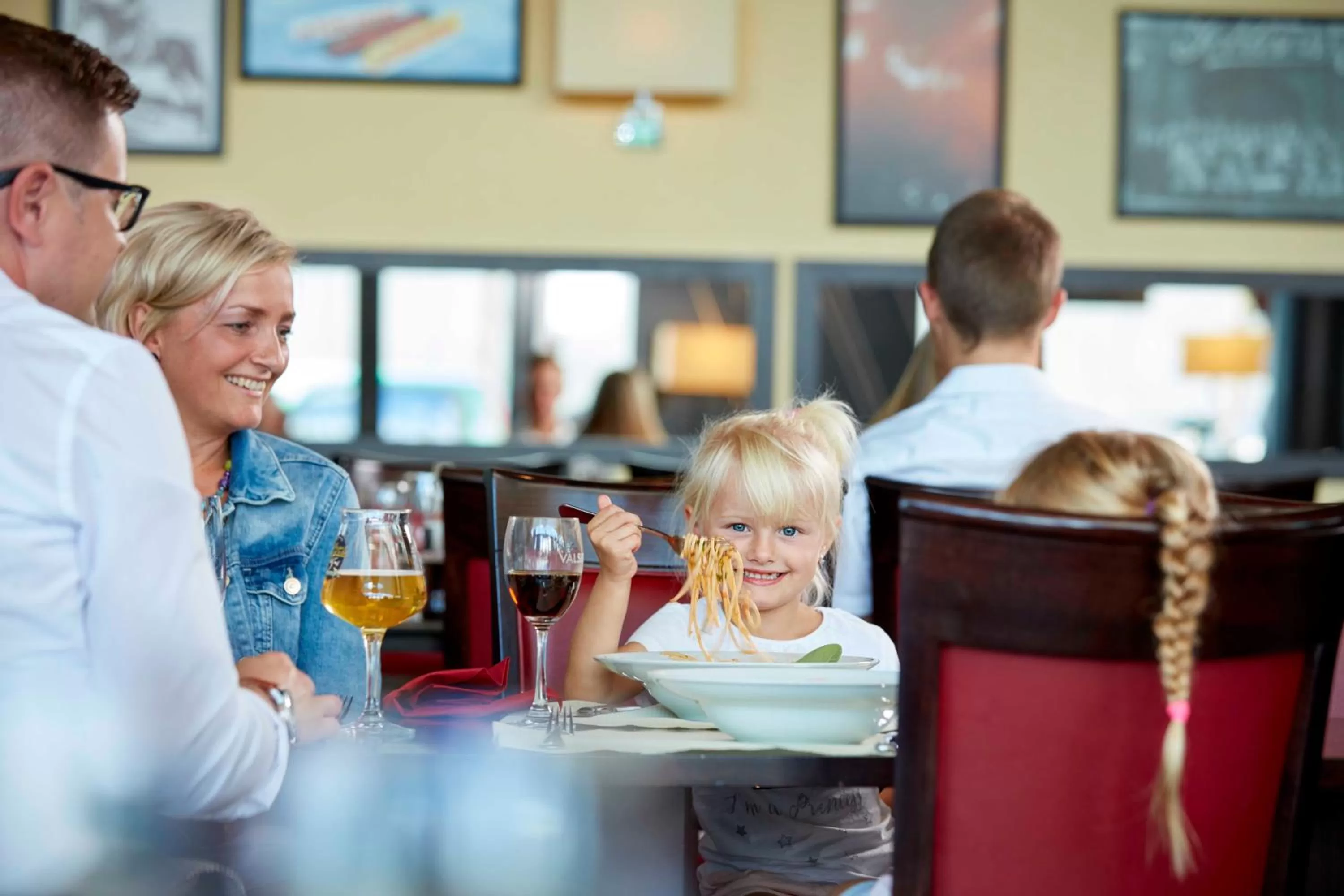 Restaurant/places to eat in Holiday Inn Zürich Messe by IHG