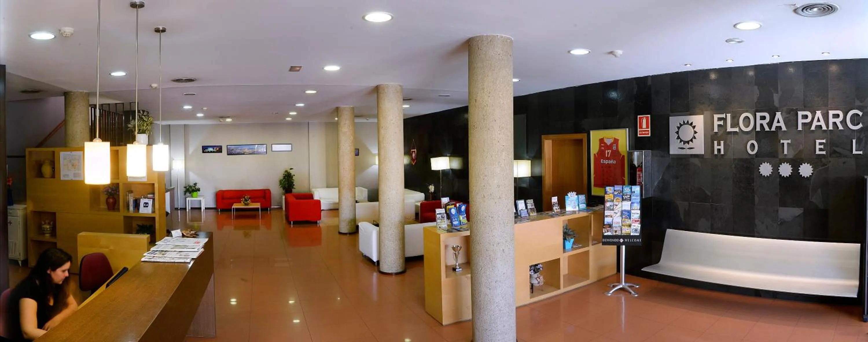 Lobby or reception in Hotel Flora Parc