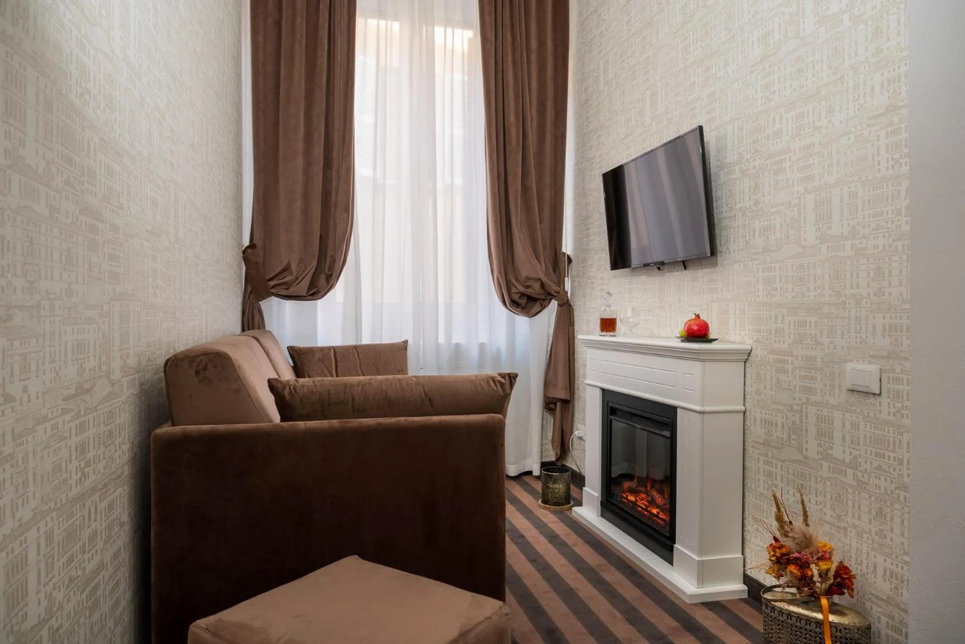 Seating area in Albergo Rossini 1936 Small & Charming