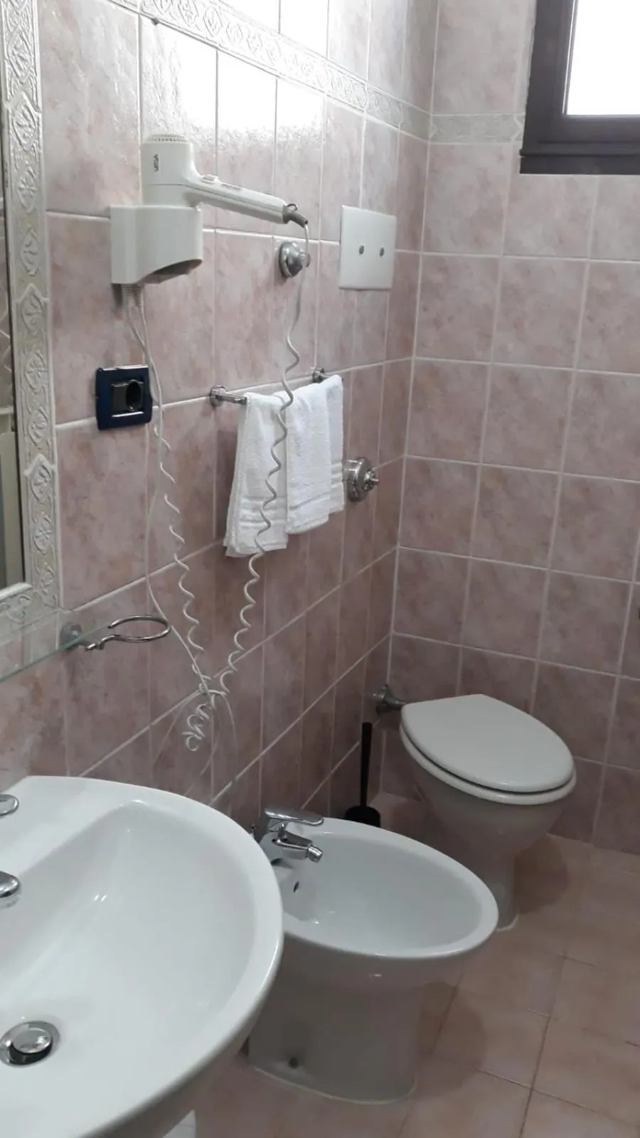 Shower in Hotel San Giuliano