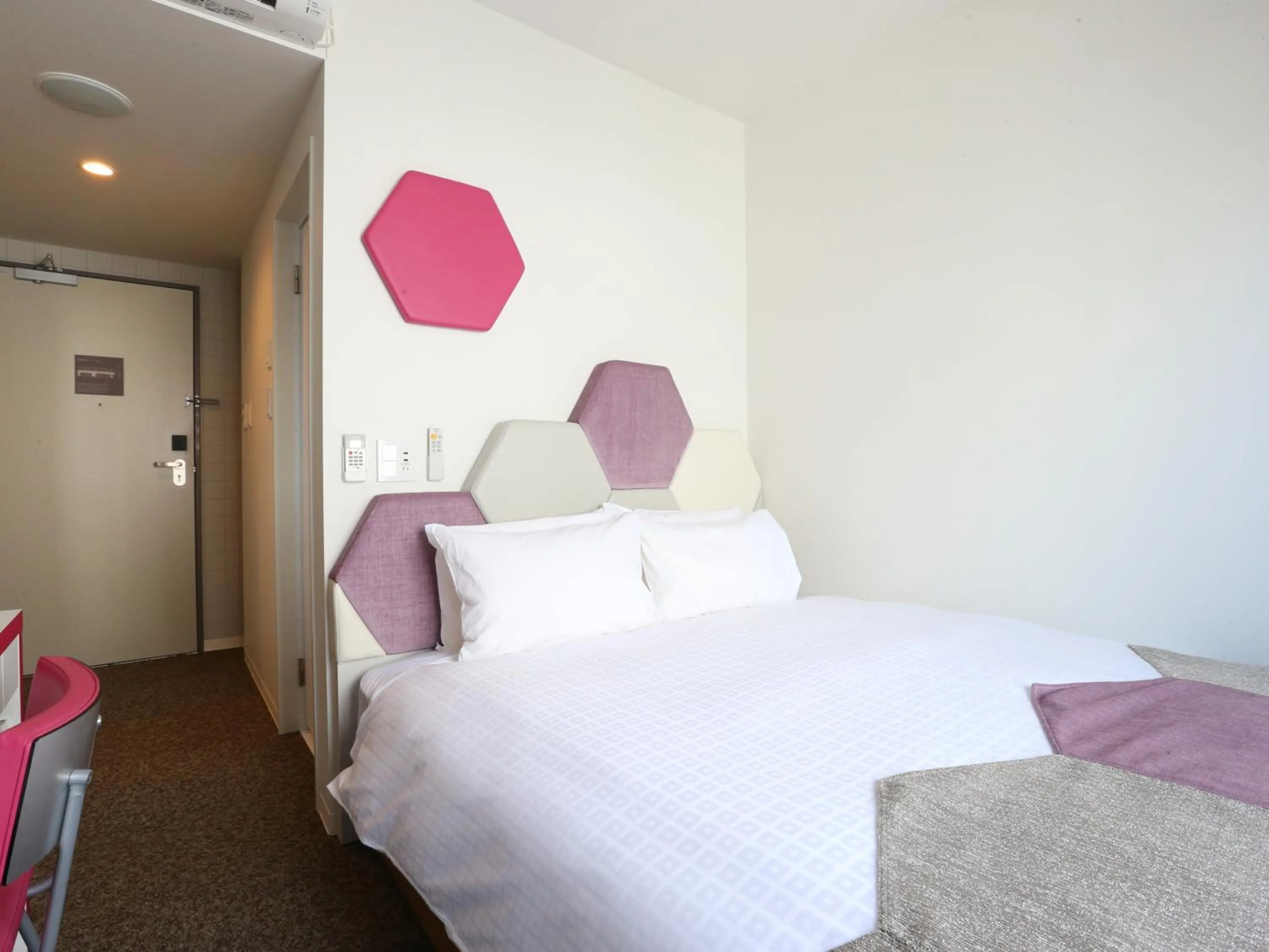 Bed in KOKO HOTEL Higashiosaka - formerly Hotel Wing International Select Higashi Osaka