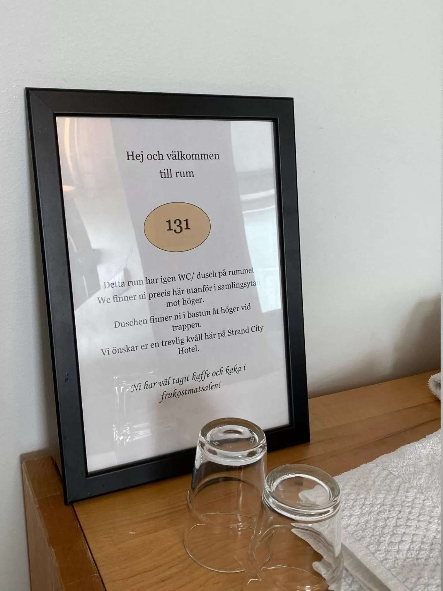 Bathroom, Bed in Strand City Hotel