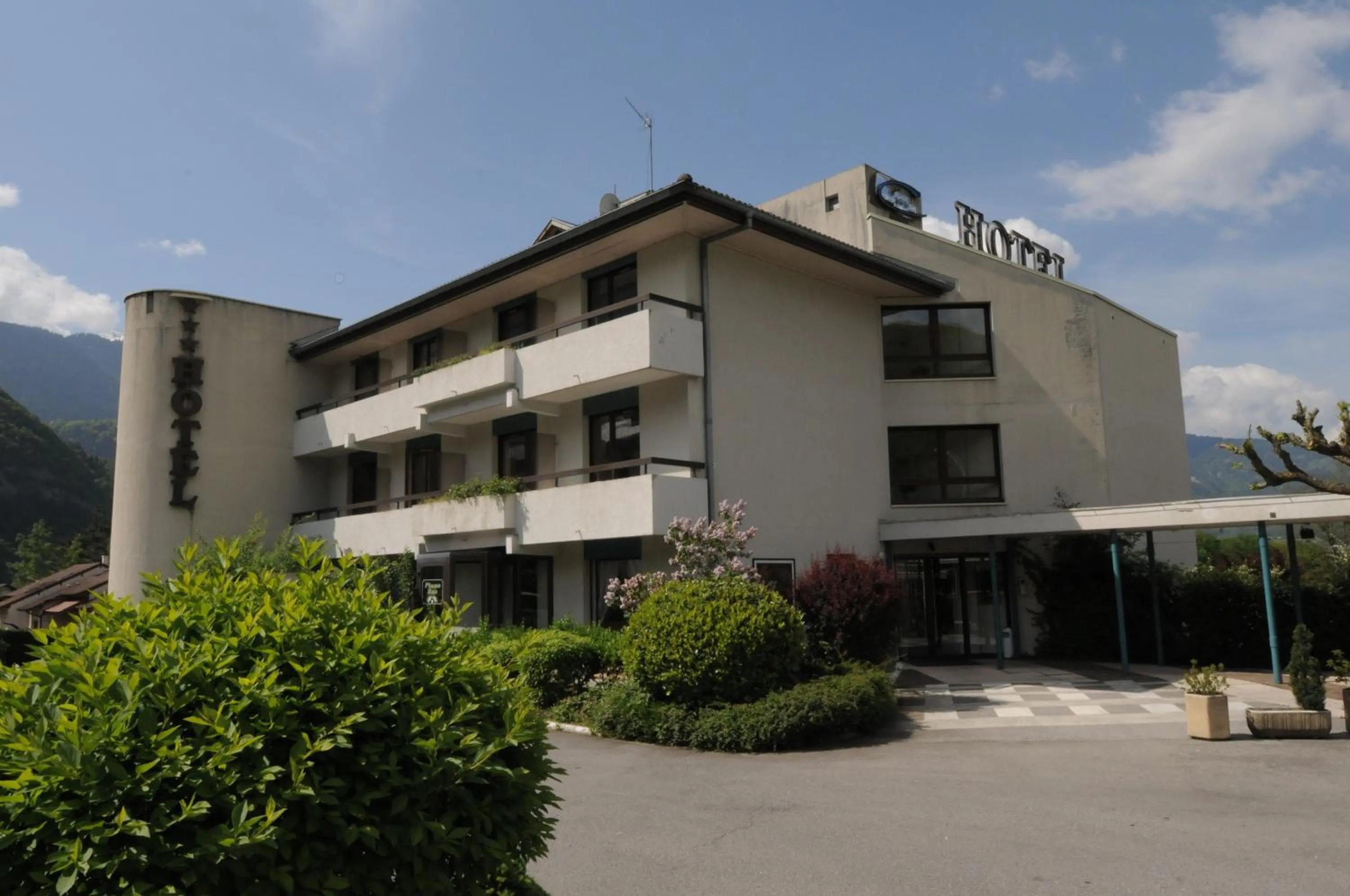 Facade/entrance in Hôtel 4C