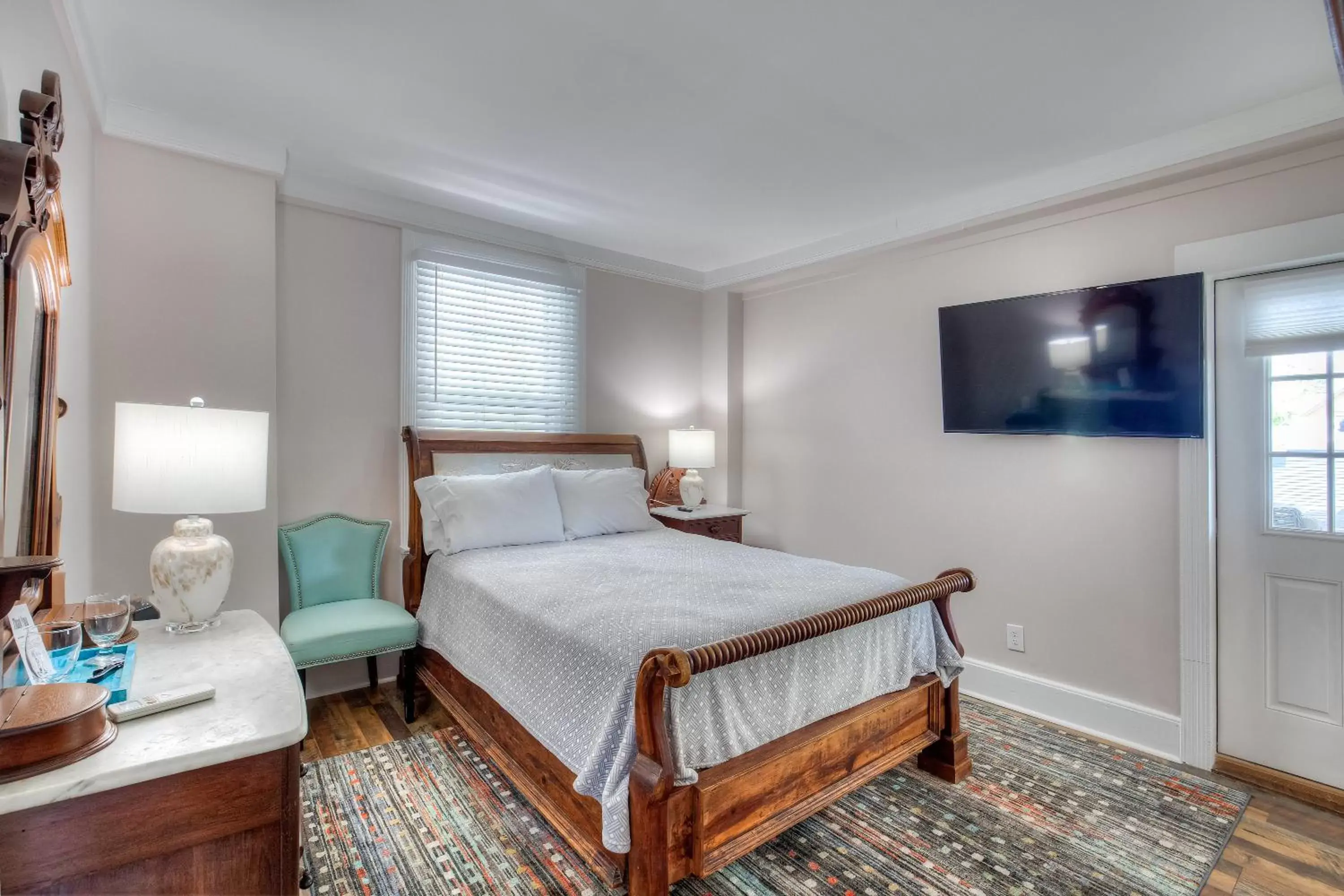 Premier Room with One Queen Bed in Elaine's Cape May Boutique Hotel Premier Room with One Queen Bed in Elaine's Cape May Boutique Hotel