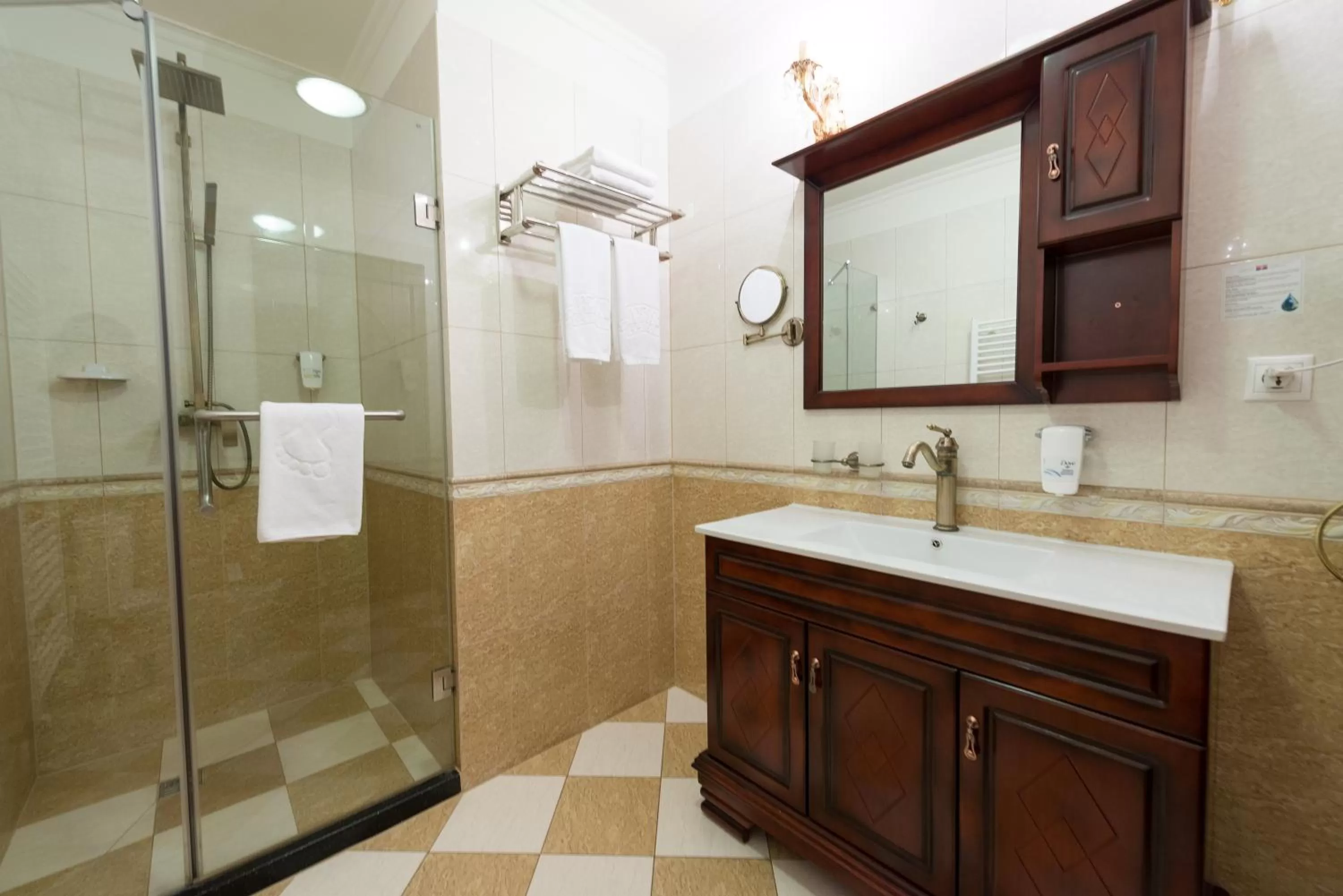 Toilet in Zámek Lužec Spa & Wellness Resort